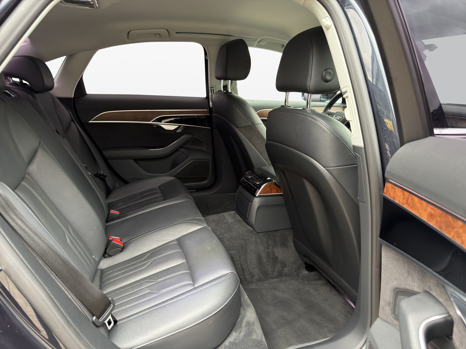 AUDI A8 L 3.0 TDI quattro tiptronic-image-18
