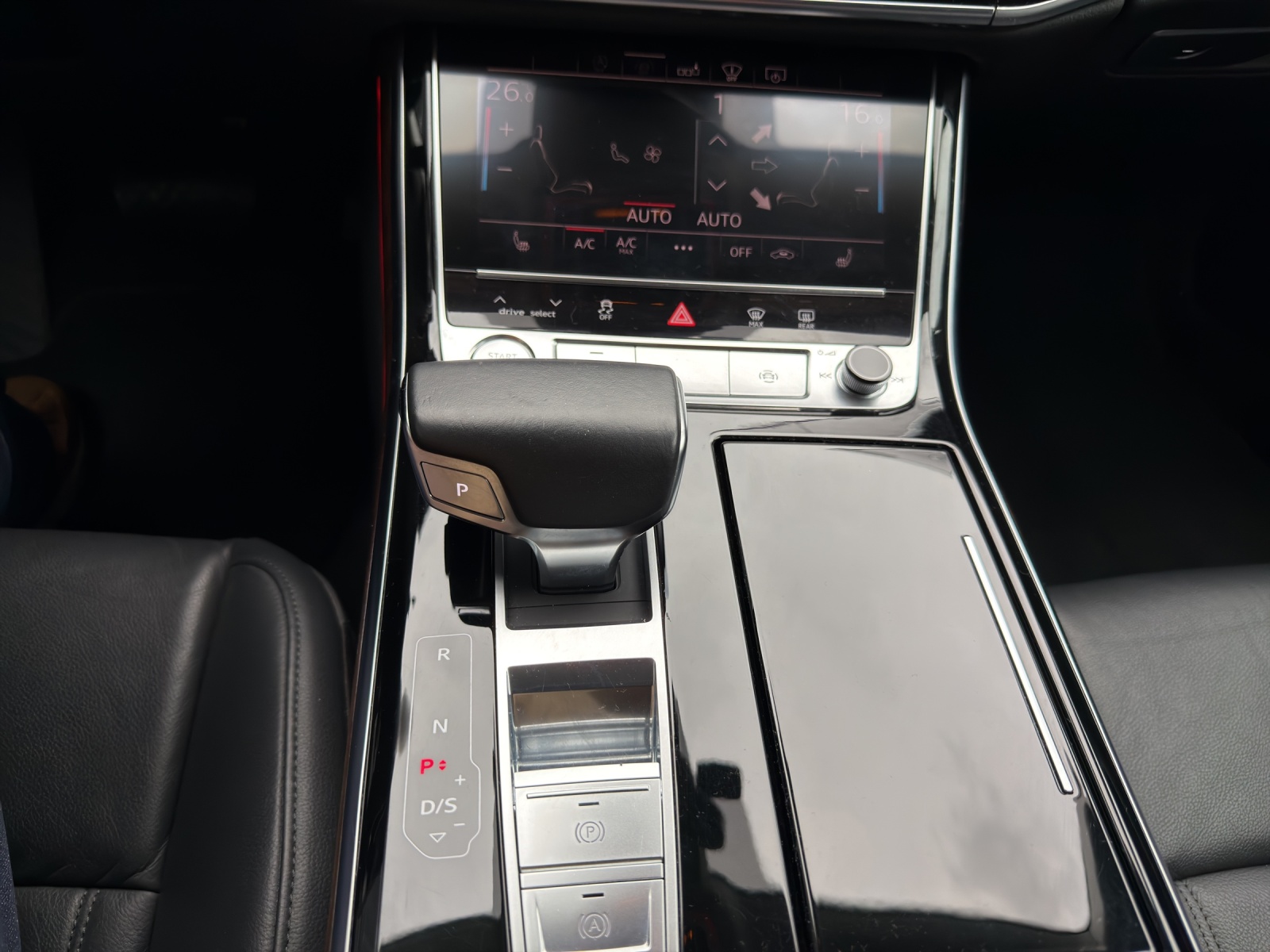 AUDI A8 L 3.0 TDI quattro tiptronic-image-21