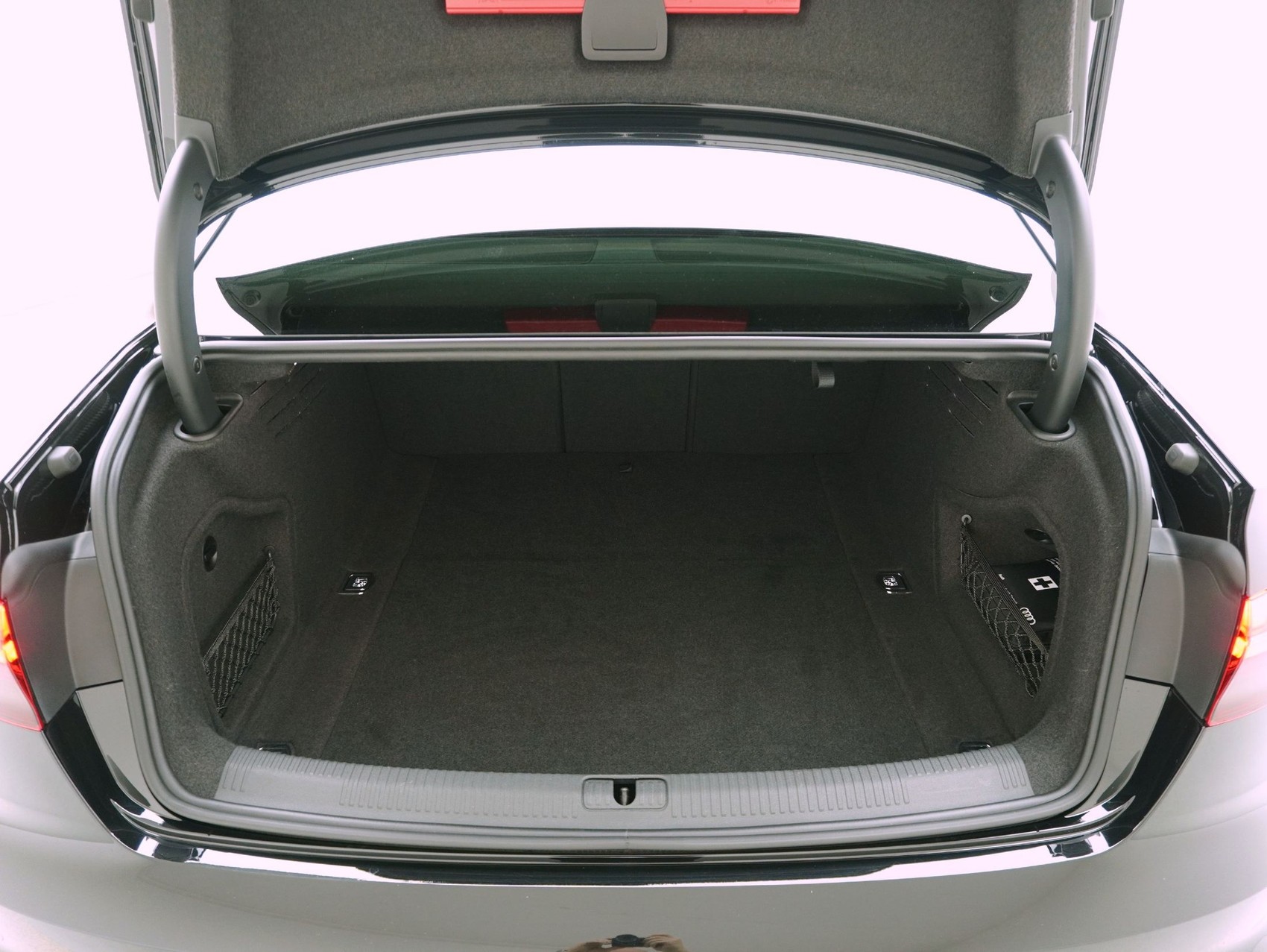 AUDI A4 40 TFSI S line S-Tronic-image-12