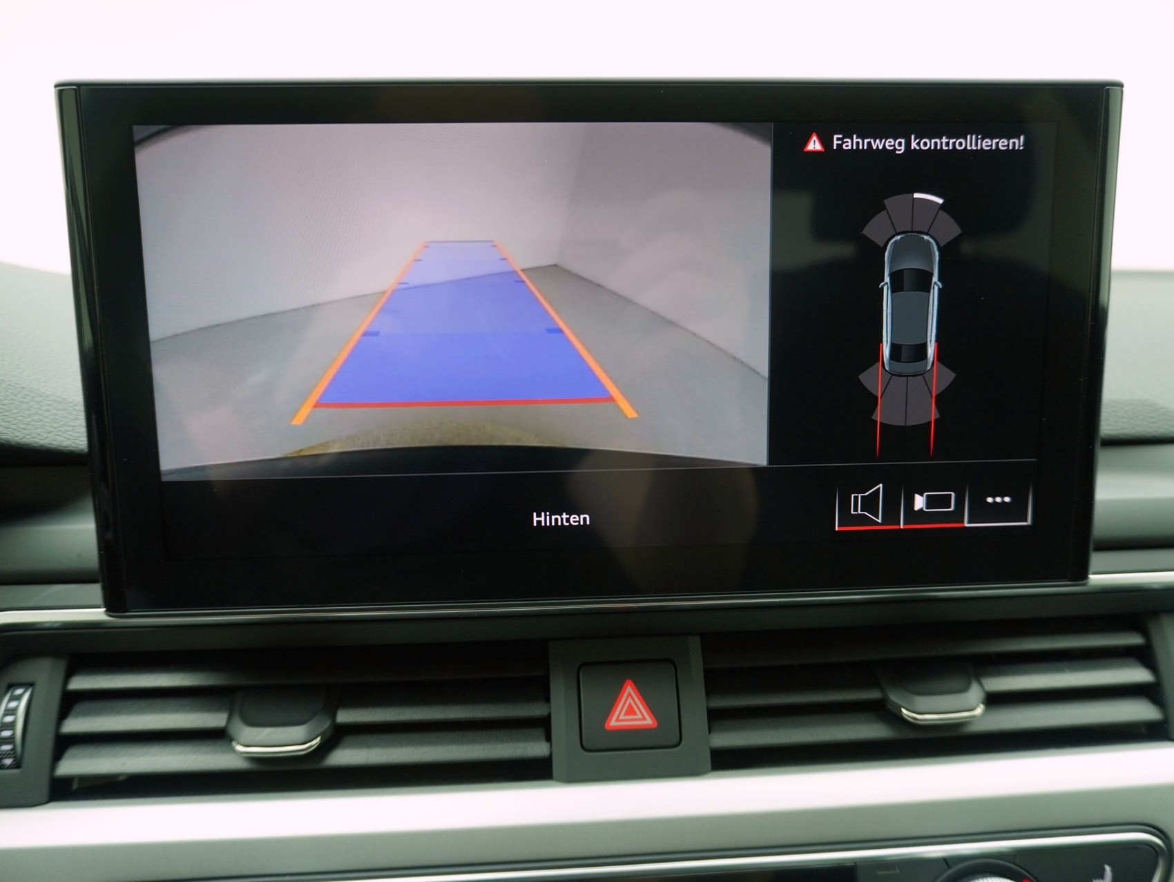 AUDI A4 40 TFSI S line S-Tronic-image-17