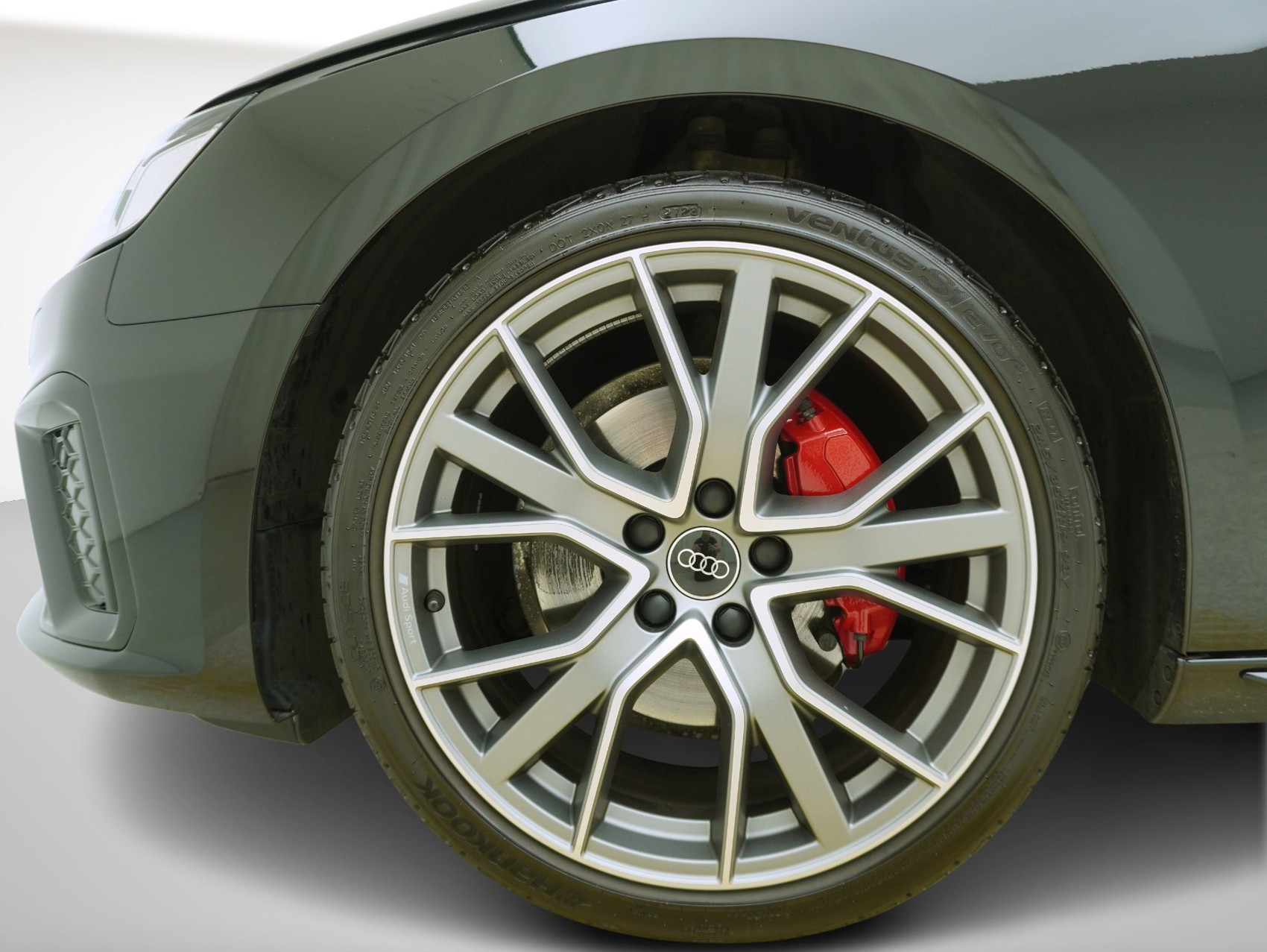 AUDI A4 40 TFSI S line S-Tronic-image-6