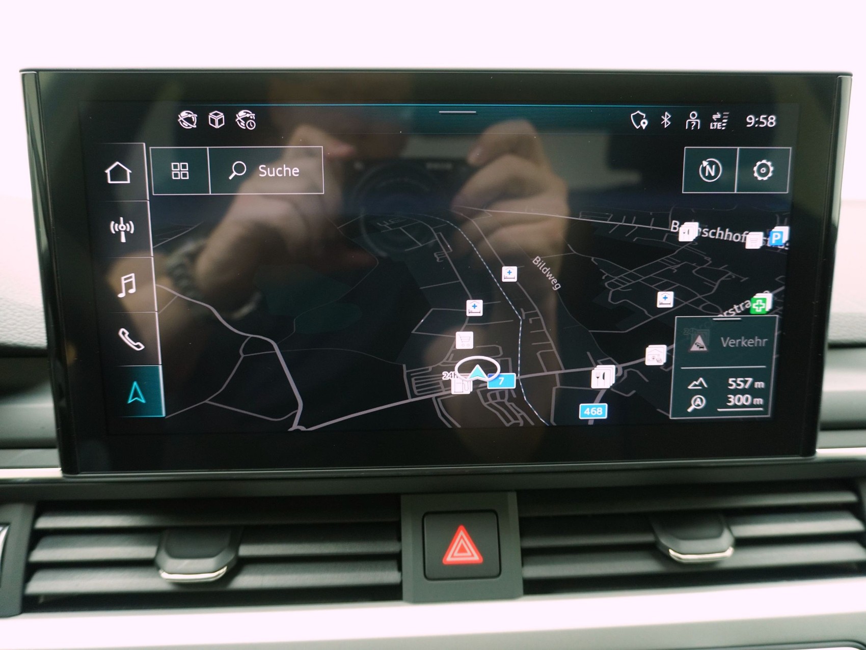 AUDI A4 40 TFSI S line S-Tronic-image-19