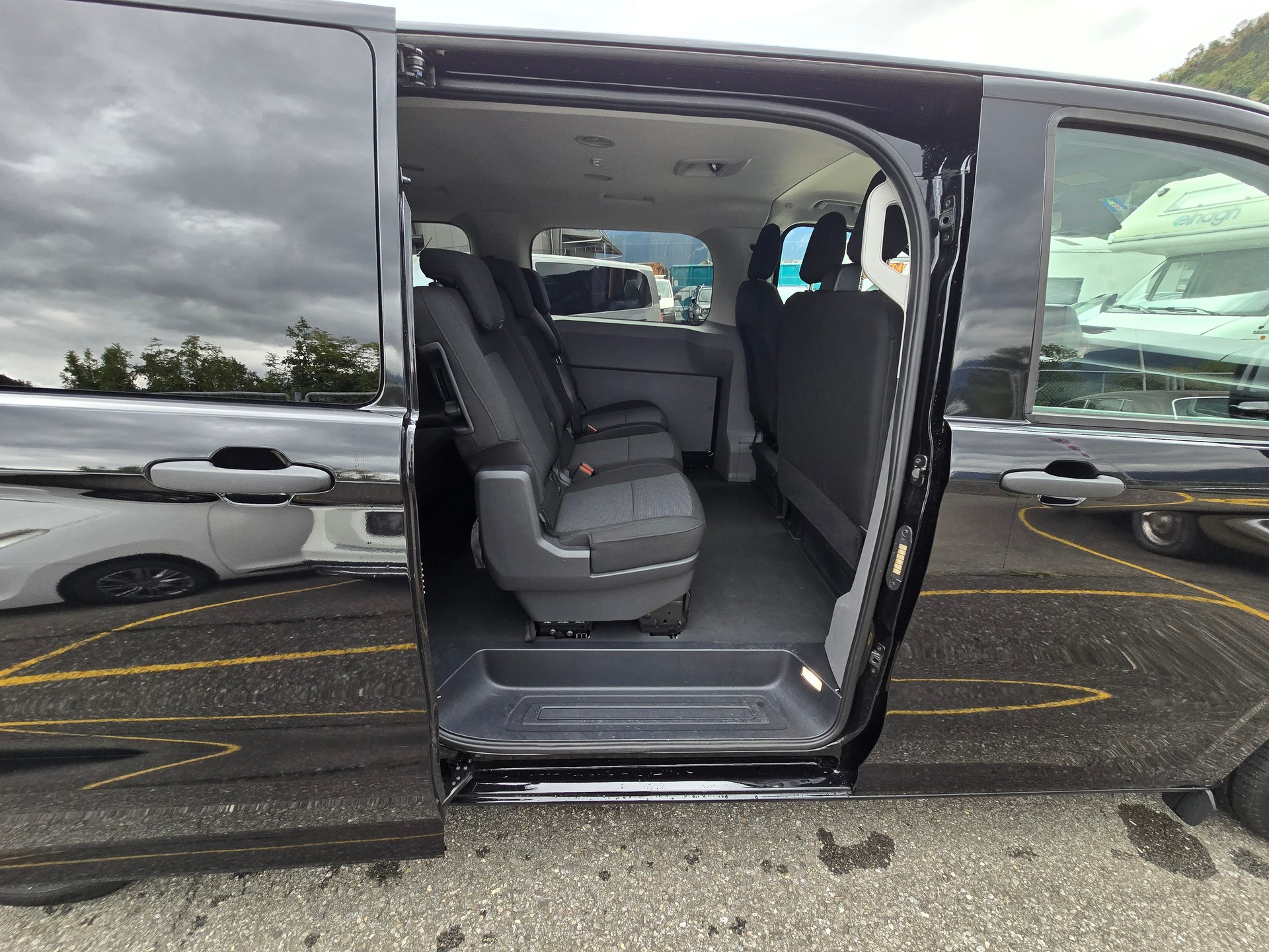 VW Transporter Kombi 2.0 TDI 4Motion Lang Automat-image-11