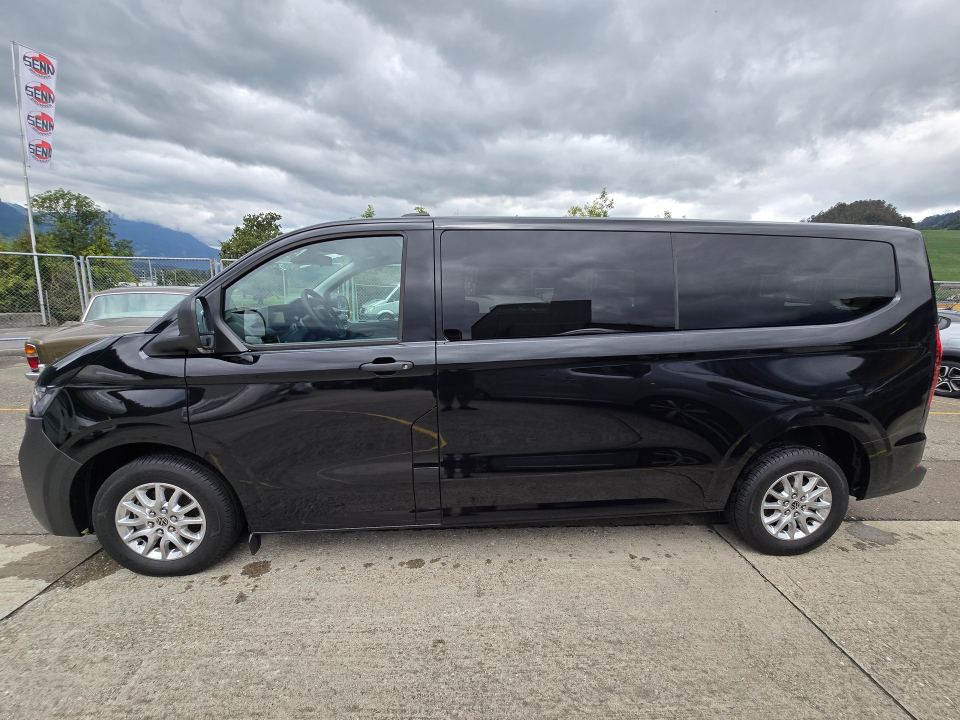 VW Transporter Kombi 2.0 TDI 4Motion Lang Automat-image-2