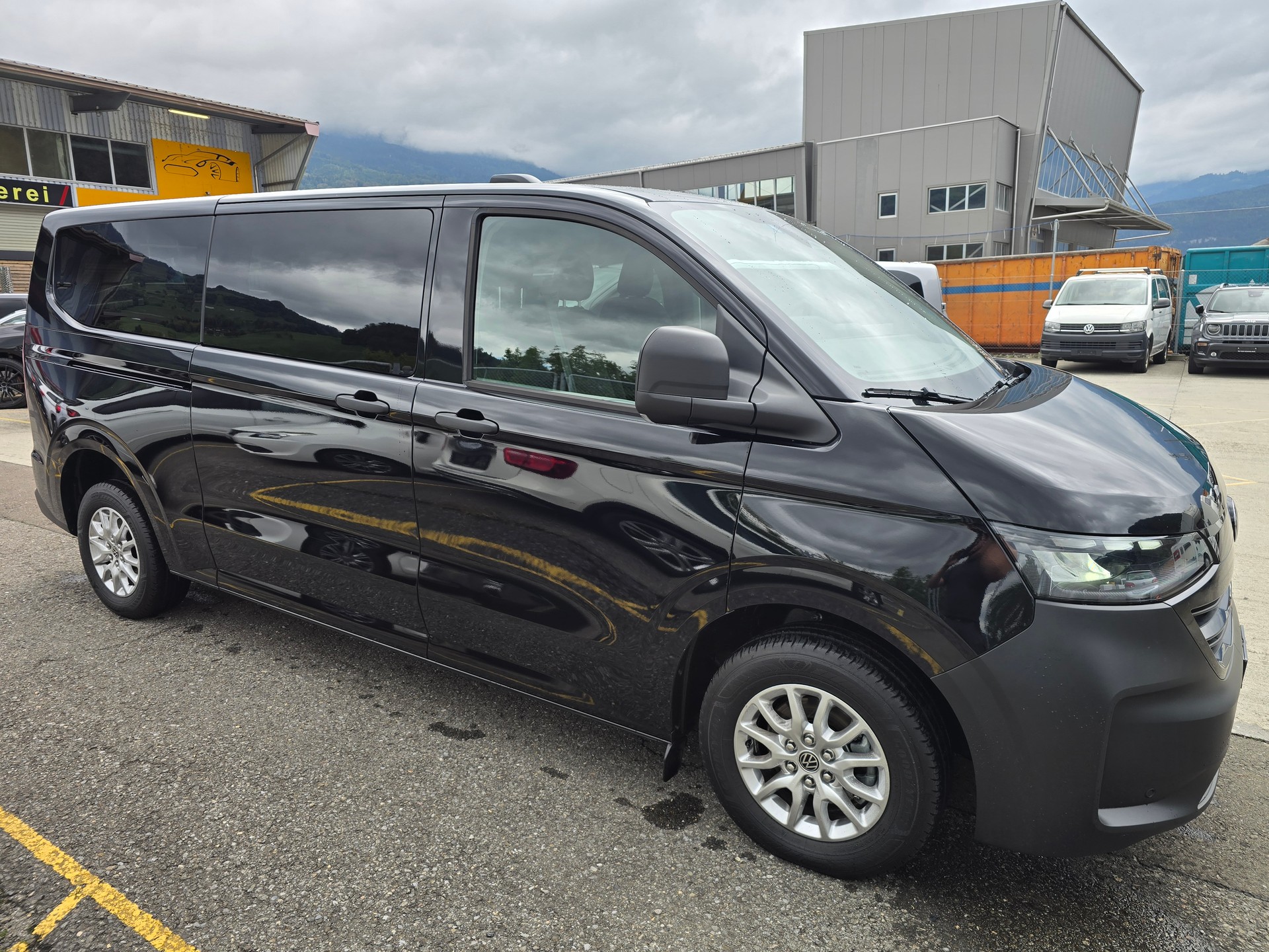 VW Transporter Kombi 2.0 TDI 4Motion Lang Automat-image-6