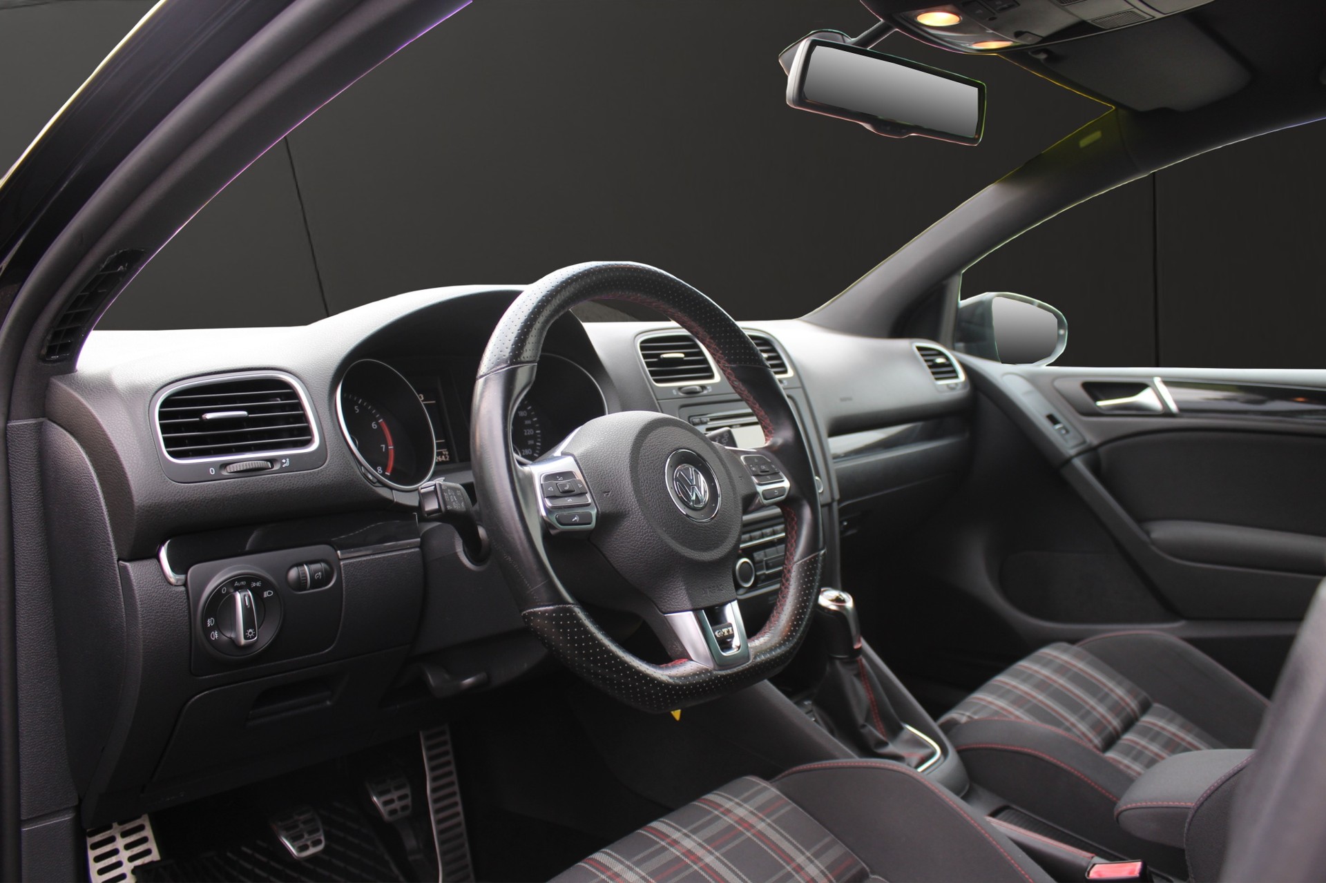 VW Golf VI 2.0 TSI GTI-image-10