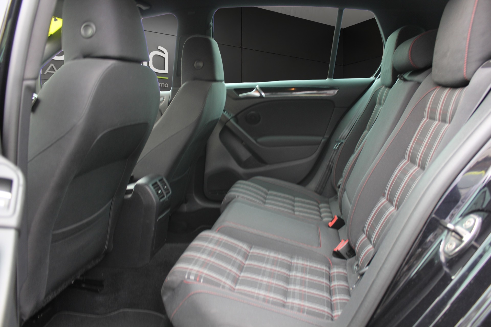 VW Golf VI 2.0 TSI GTI-image-8
