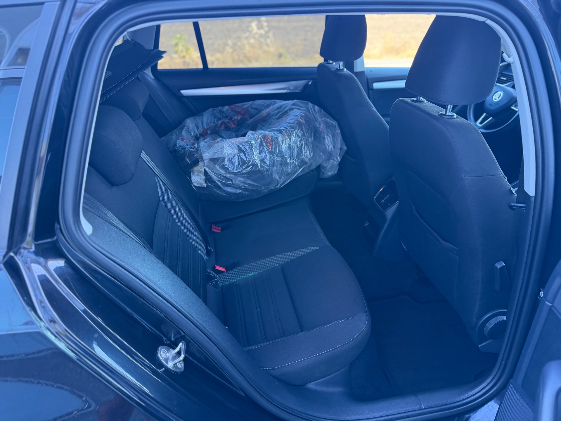 SKODA Octavia Combi 1.5 TSI Style DSG-image-10