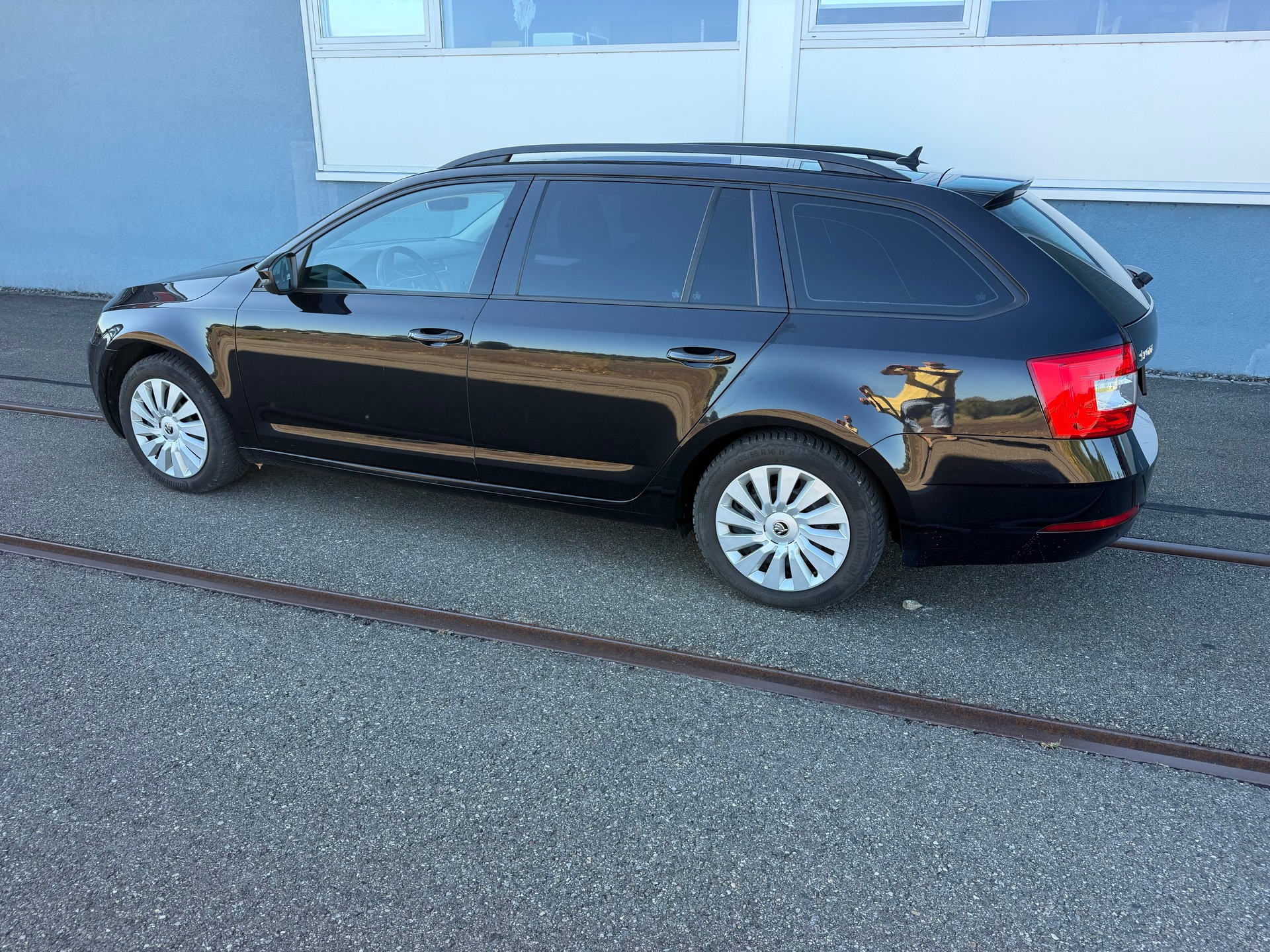 SKODA Octavia Combi 1.5 TSI Style DSG-image-7