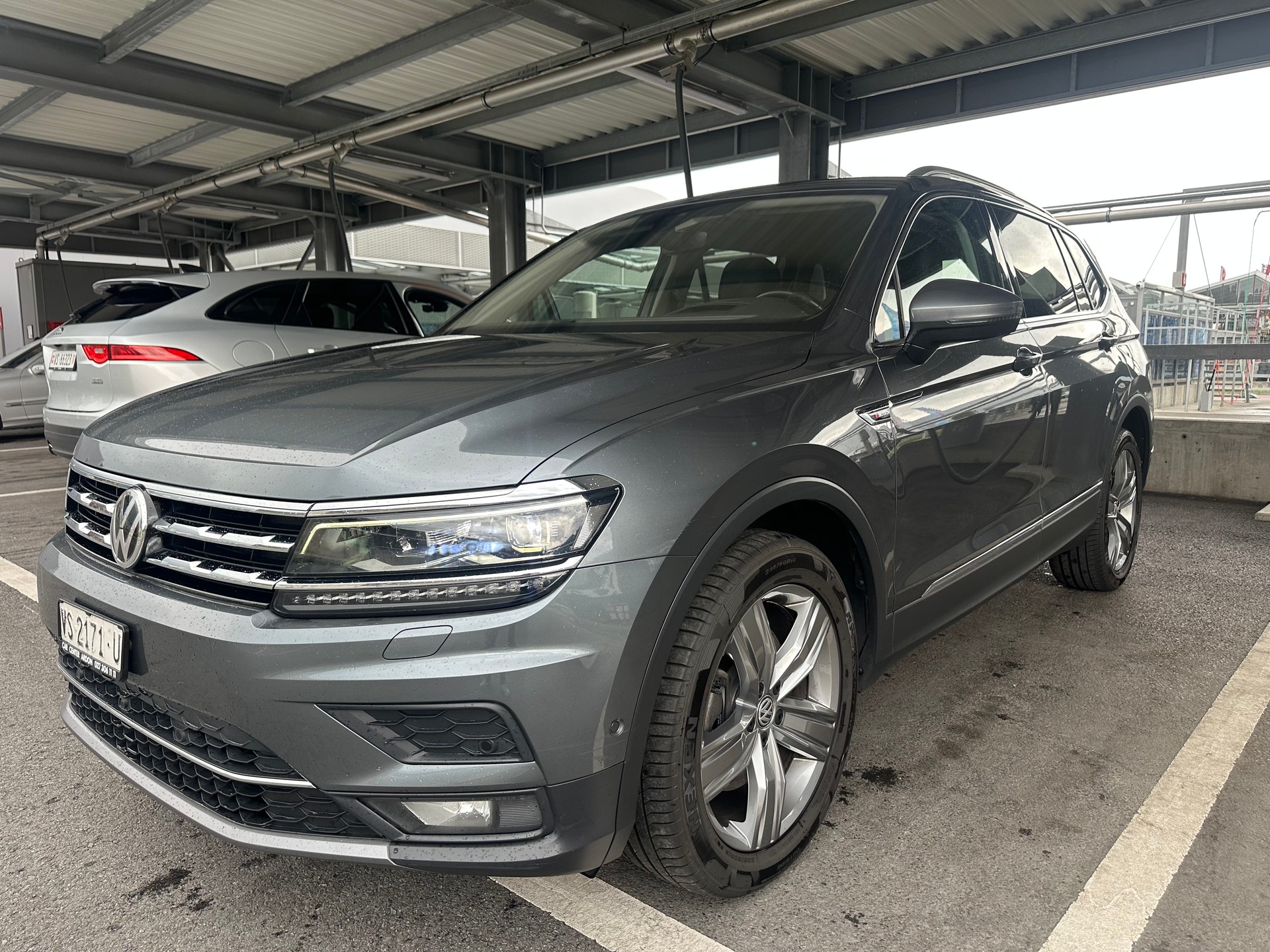 VW Tiguan Allspace 2.0TSI Highline 4Motion DSG-image-0