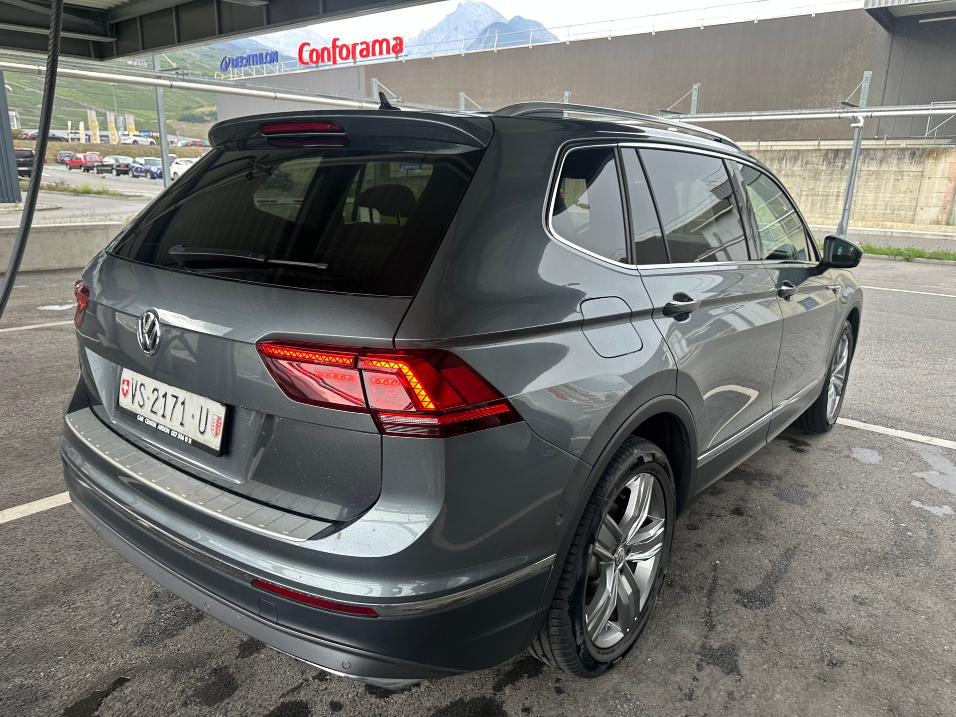 VW Tiguan Allspace 2.0TSI Highline 4Motion DSG-image-3
