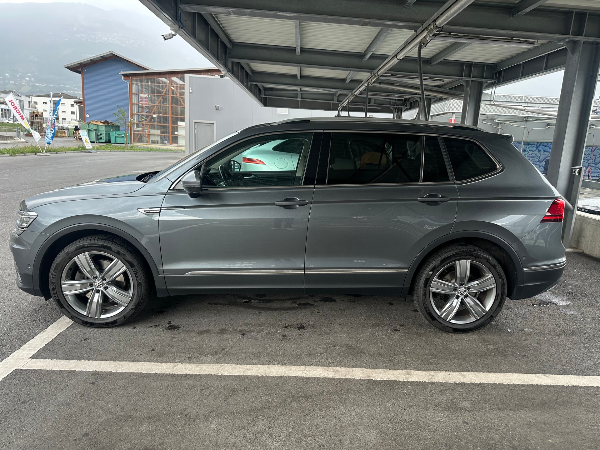 VW Tiguan Allspace 2.0TSI Highline 4Motion DSG-image-1
