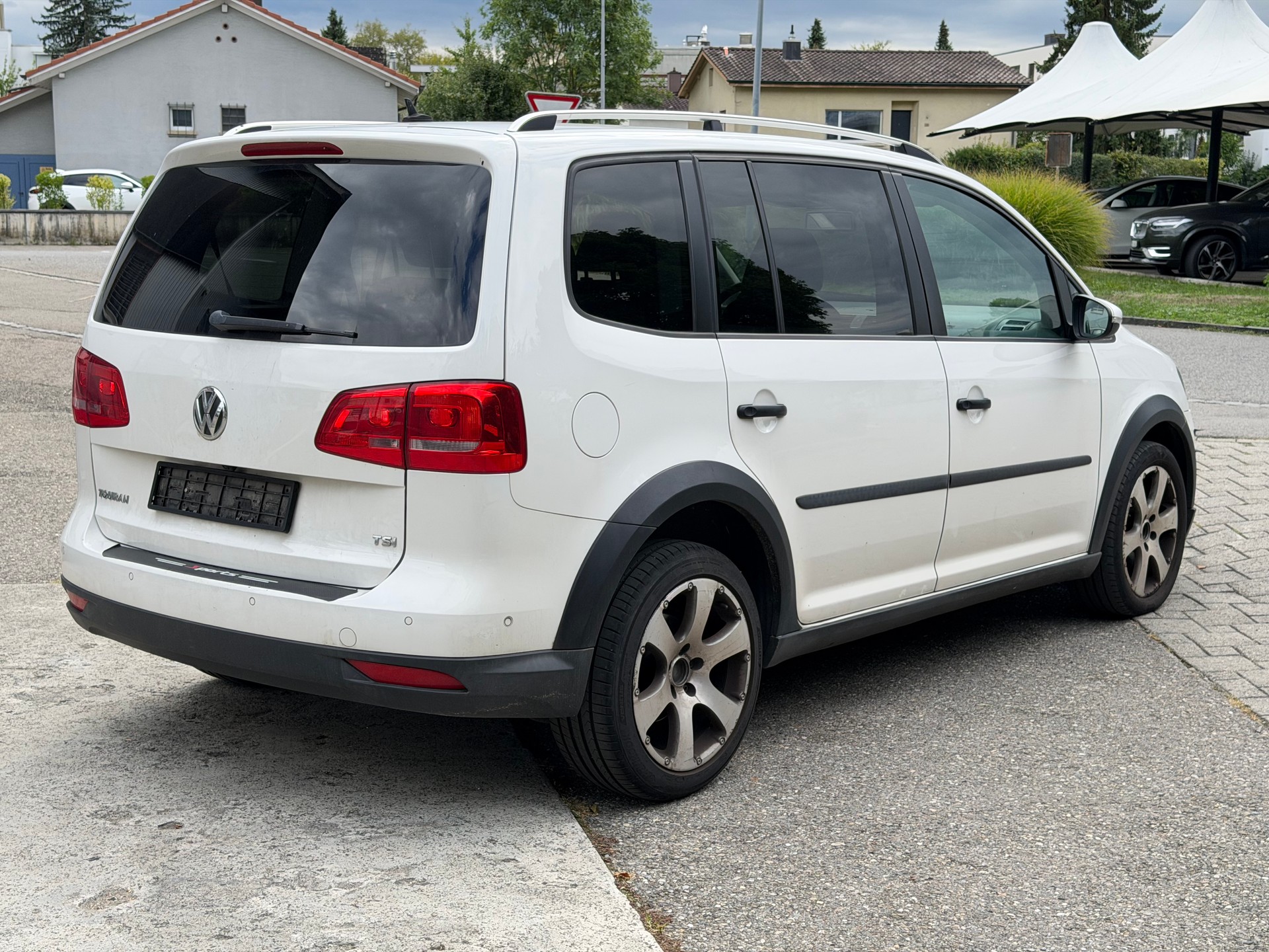 VW CrossTouran 1.4 TSI DSG-image-2