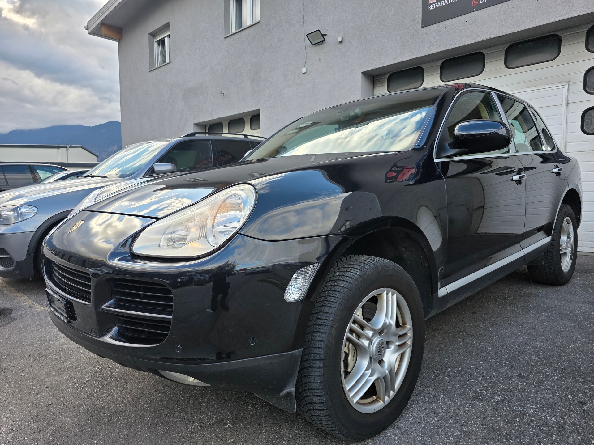 PORSCHE Cayenne S-image-1