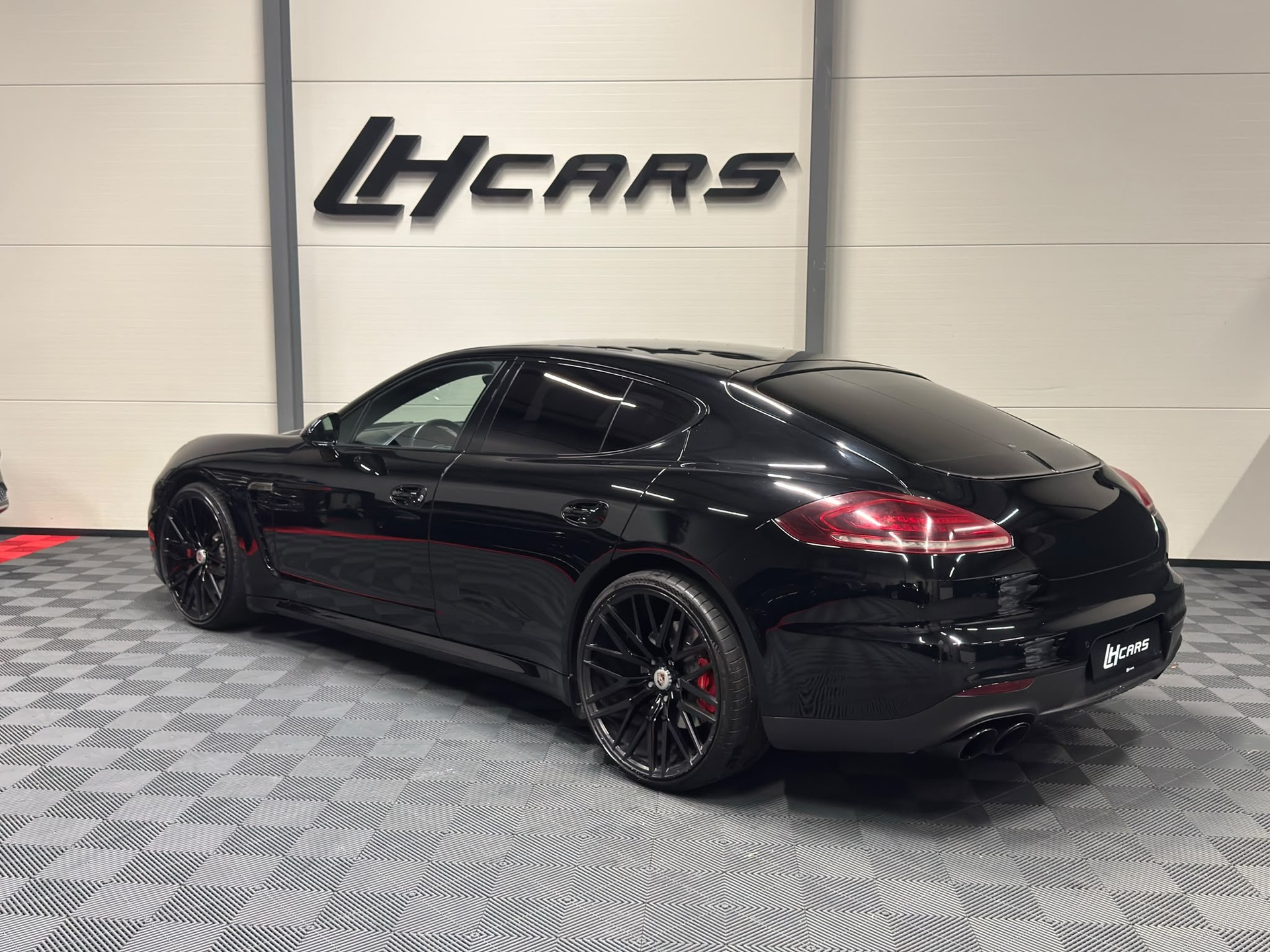 PORSCHE Panamera 4.8 V8 GTS PDK FACELIFT-image-2