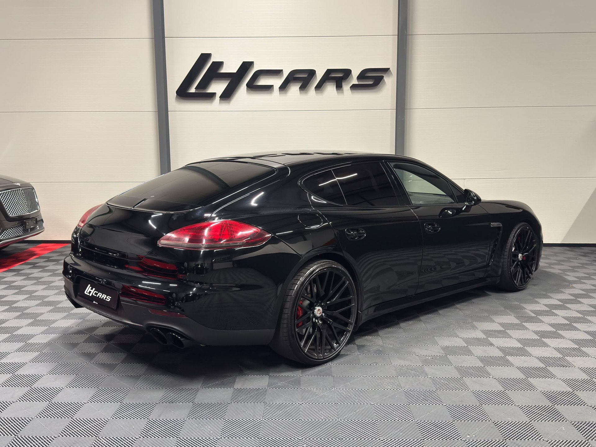 PORSCHE Panamera 4.8 V8 GTS PDK FACELIFT-image-3