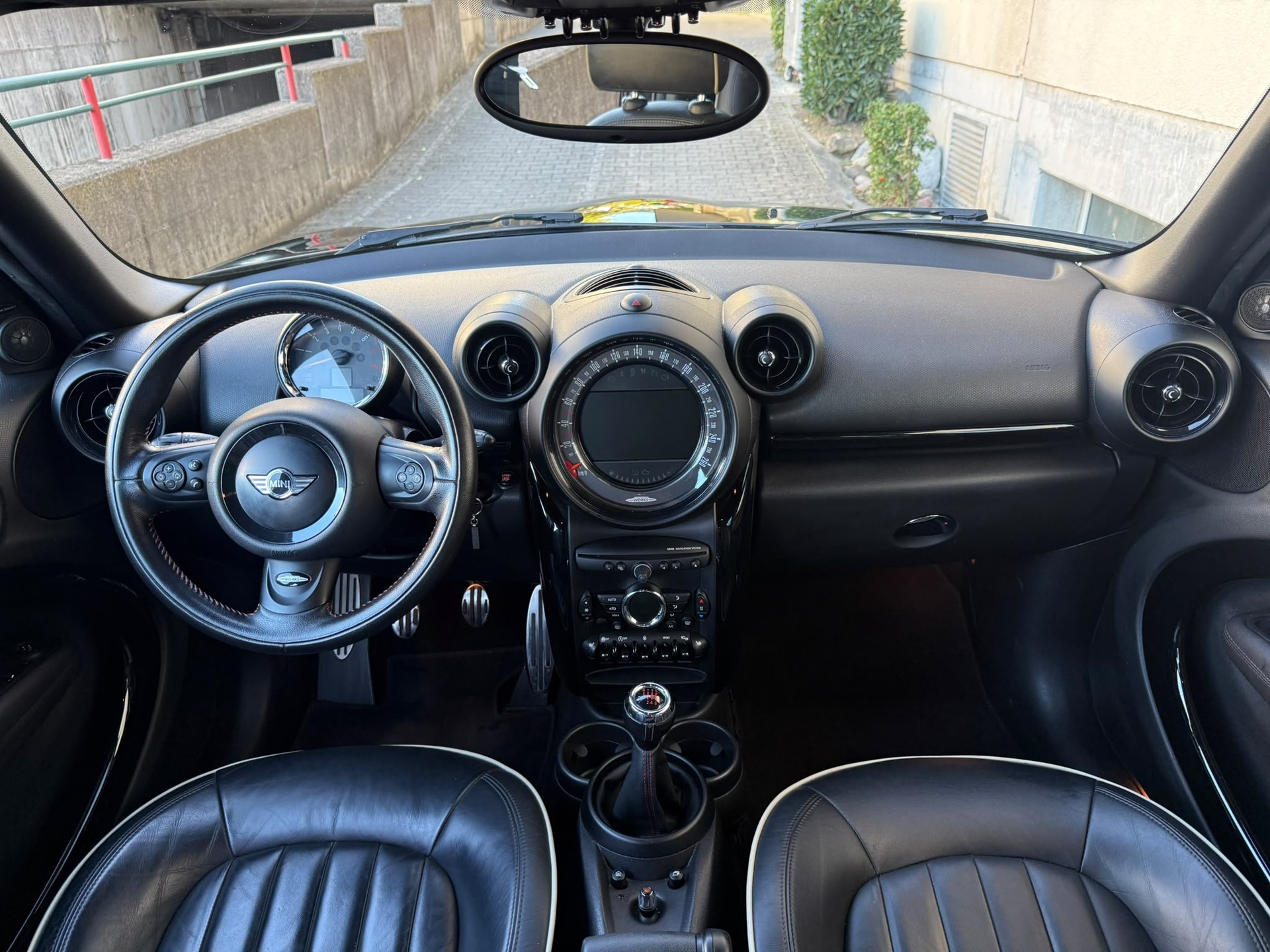 MINI Countryman John Cooper Works ALL4-image-9