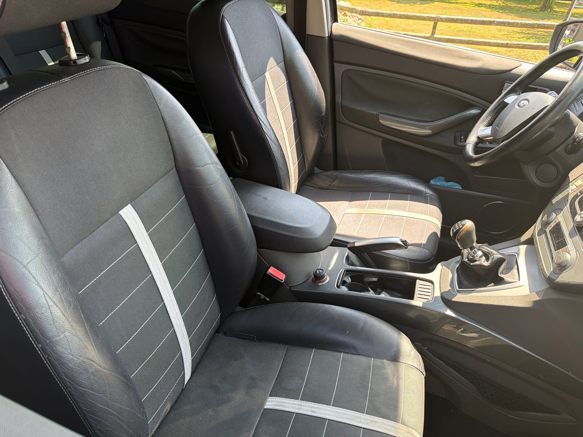 FORD Kuga 2.0 TDCi Carving 4WD-image-5