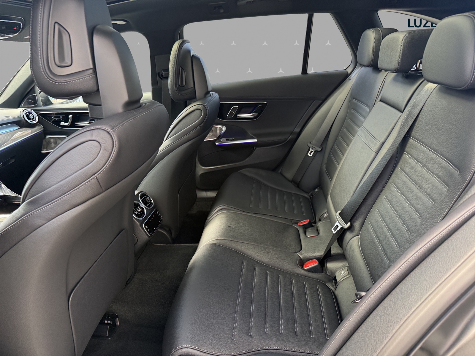 MERCEDES-BENZ C 220 d T 4 Matic Swiss Star-image-13