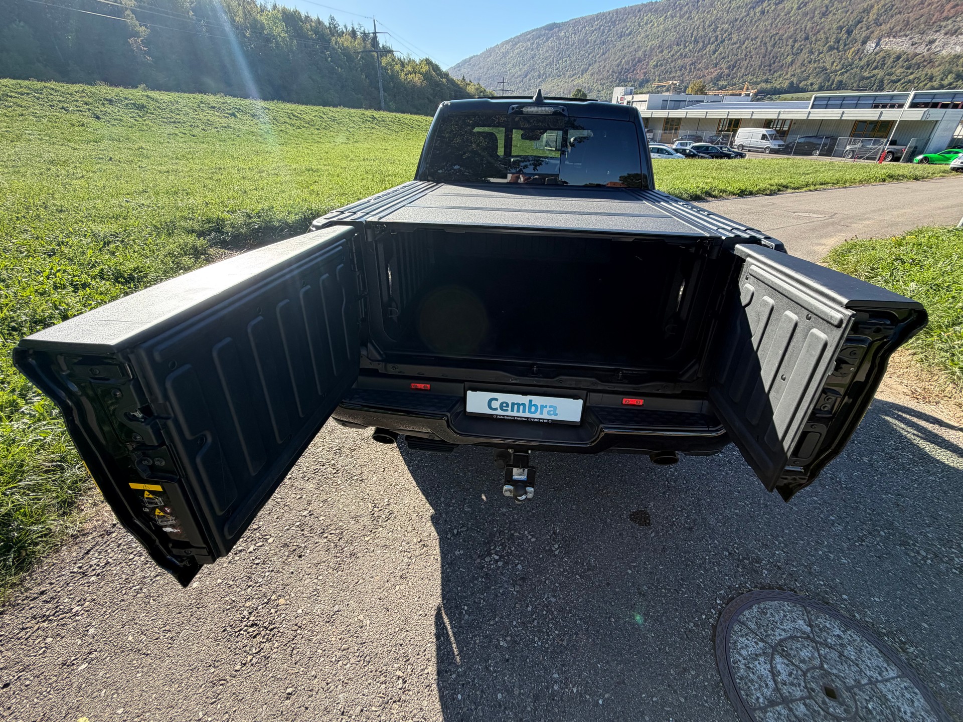 DODGE RAM LIMITED !! V8 5,7 400 PS CREW CAB "NEUSTES MODELL" VOLL OPTIONEN. INKL. LUFTFEDERUNG + AHK 3500 KG. RAM BOX.-image-13
