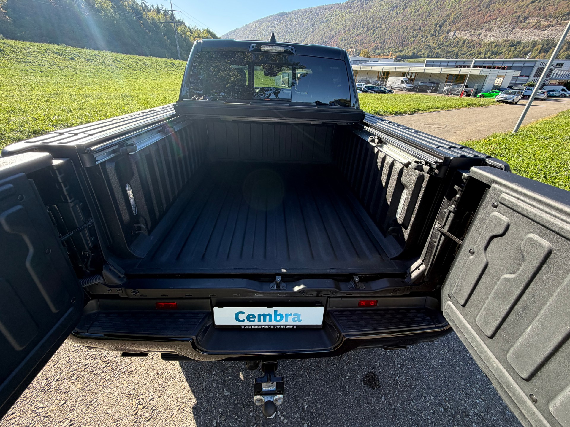 DODGE RAM LIMITED !! V8 5,7 400 PS CREW CAB "NEUSTES MODELL" VOLL OPTIONEN. INKL. LUFTFEDERUNG + AHK 3500 KG. RAM BOX.-image-31