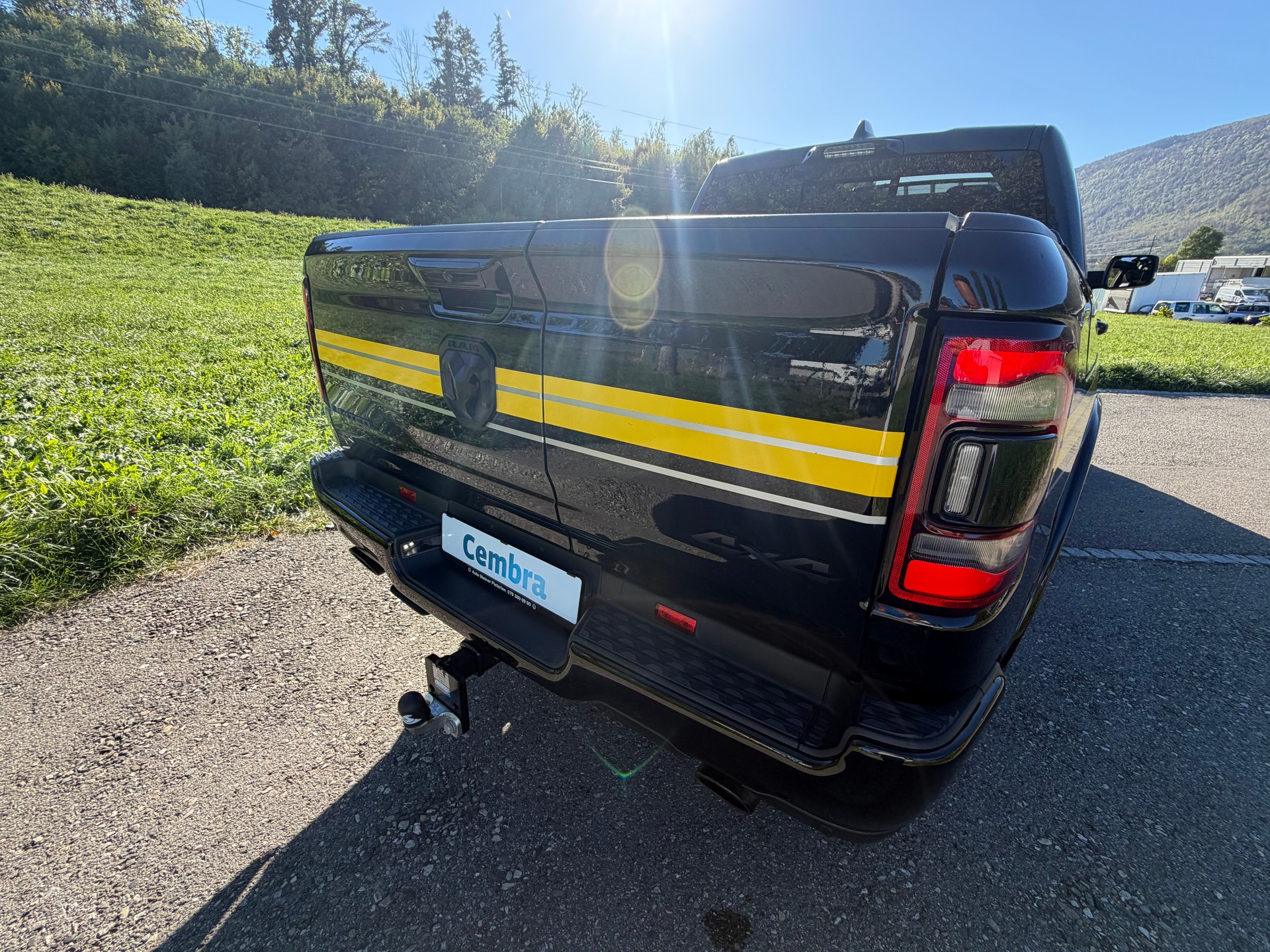 DODGE RAM LIMITED !! V8 5,7 400 PS CREW CAB "NEUSTES MODELL" VOLL OPTIONEN. INKL. LUFTFEDERUNG + AHK 3500 KG. RAM BOX.-image-16