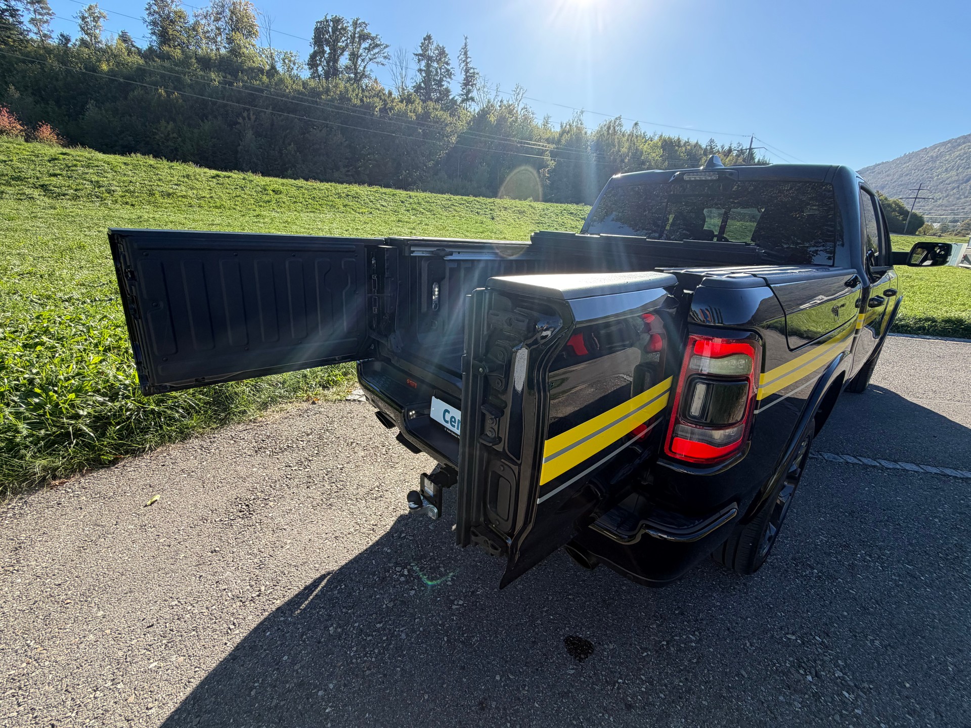 DODGE RAM LIMITED !! V8 5,7 400 PS CREW CAB "NEUSTES MODELL" VOLL OPTIONEN. INKL. LUFTFEDERUNG + AHK 3500 KG. RAM BOX.-image-30