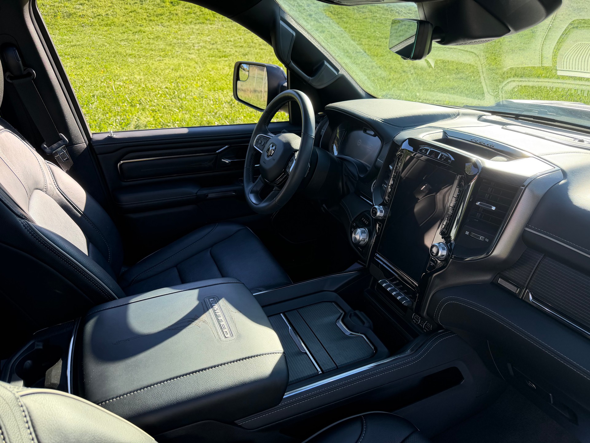 DODGE RAM LIMITED !! V8 5,7 400 PS CREW CAB "NEUSTES MODELL" VOLL OPTIONEN. INKL. LUFTFEDERUNG + AHK 3500 KG. RAM BOX.-image-51