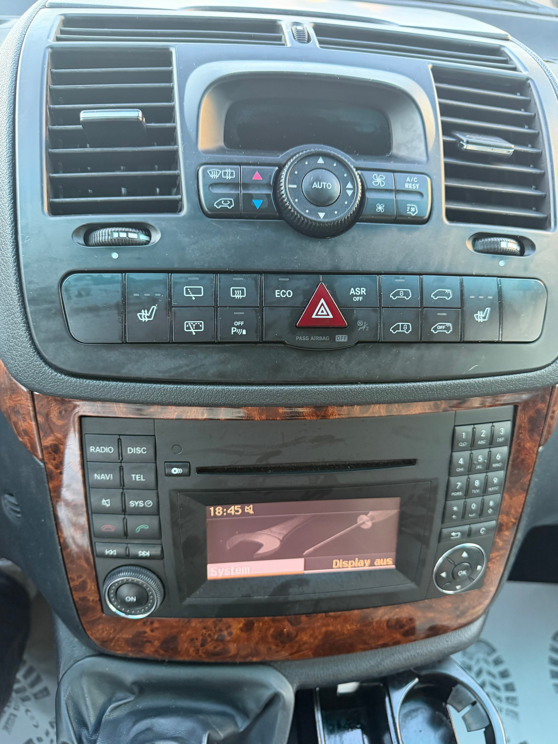 MERCEDES-BENZ Viano 2.2 CDI Blue Efficiency Ambiente-image-17