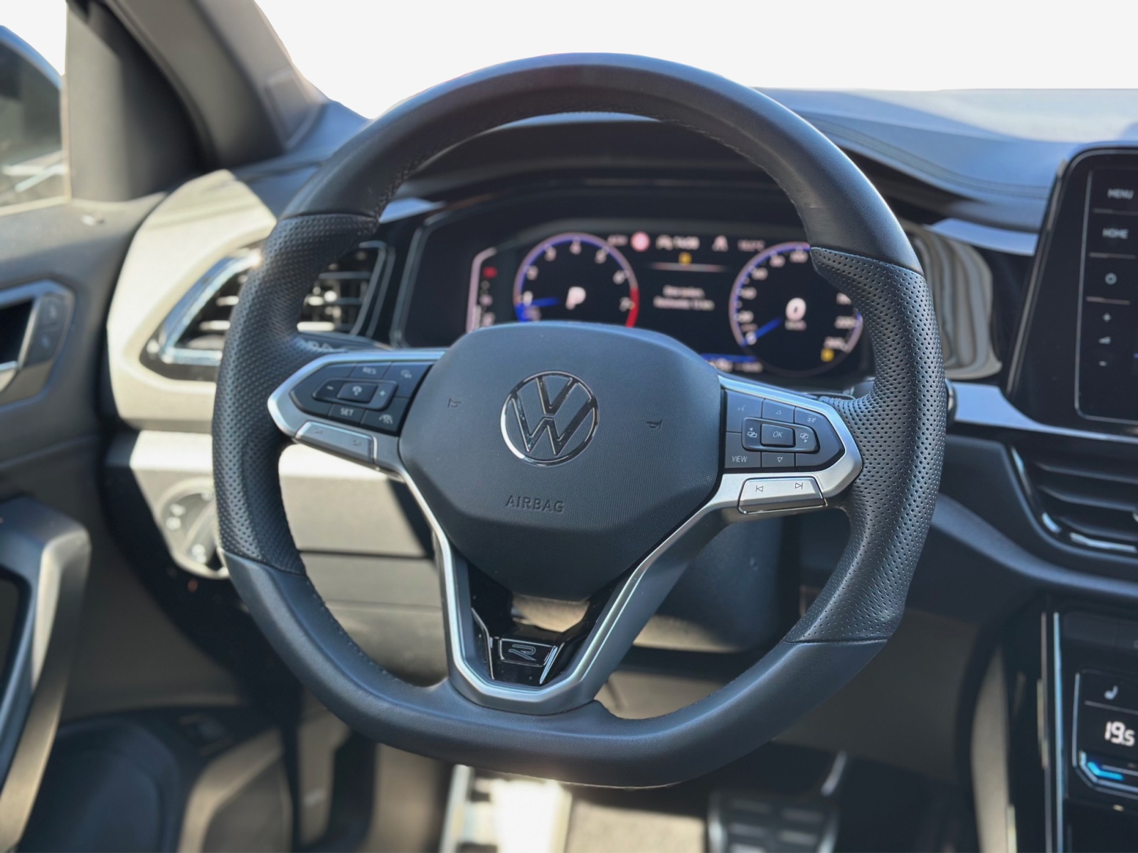 VW T-Roc 2.0 TSI R-Line DSG 4Motion-image-8