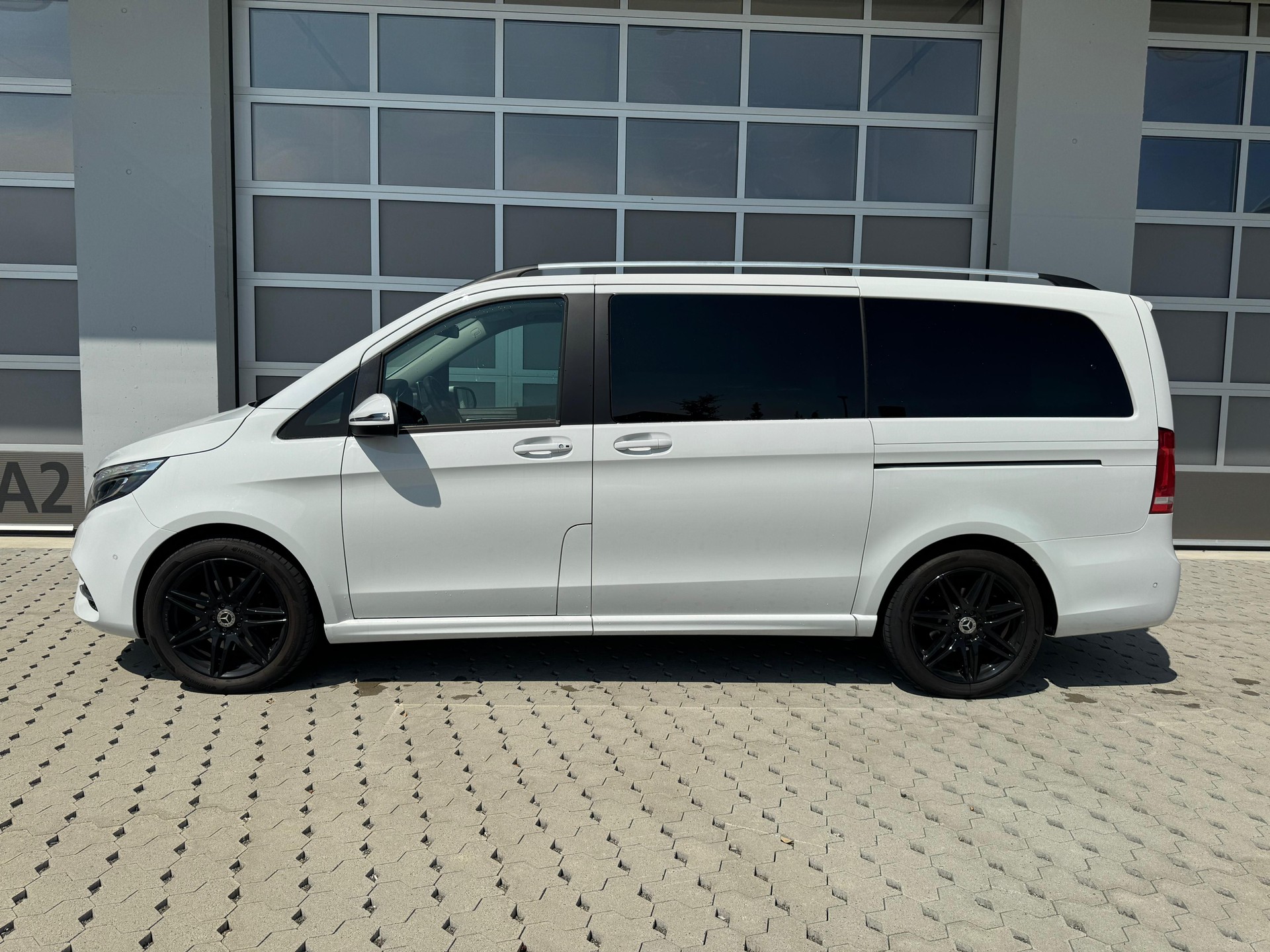 MERCEDES-BENZ V 250 d Edition Lang AMG-Line 7G-Tronic-image-3
