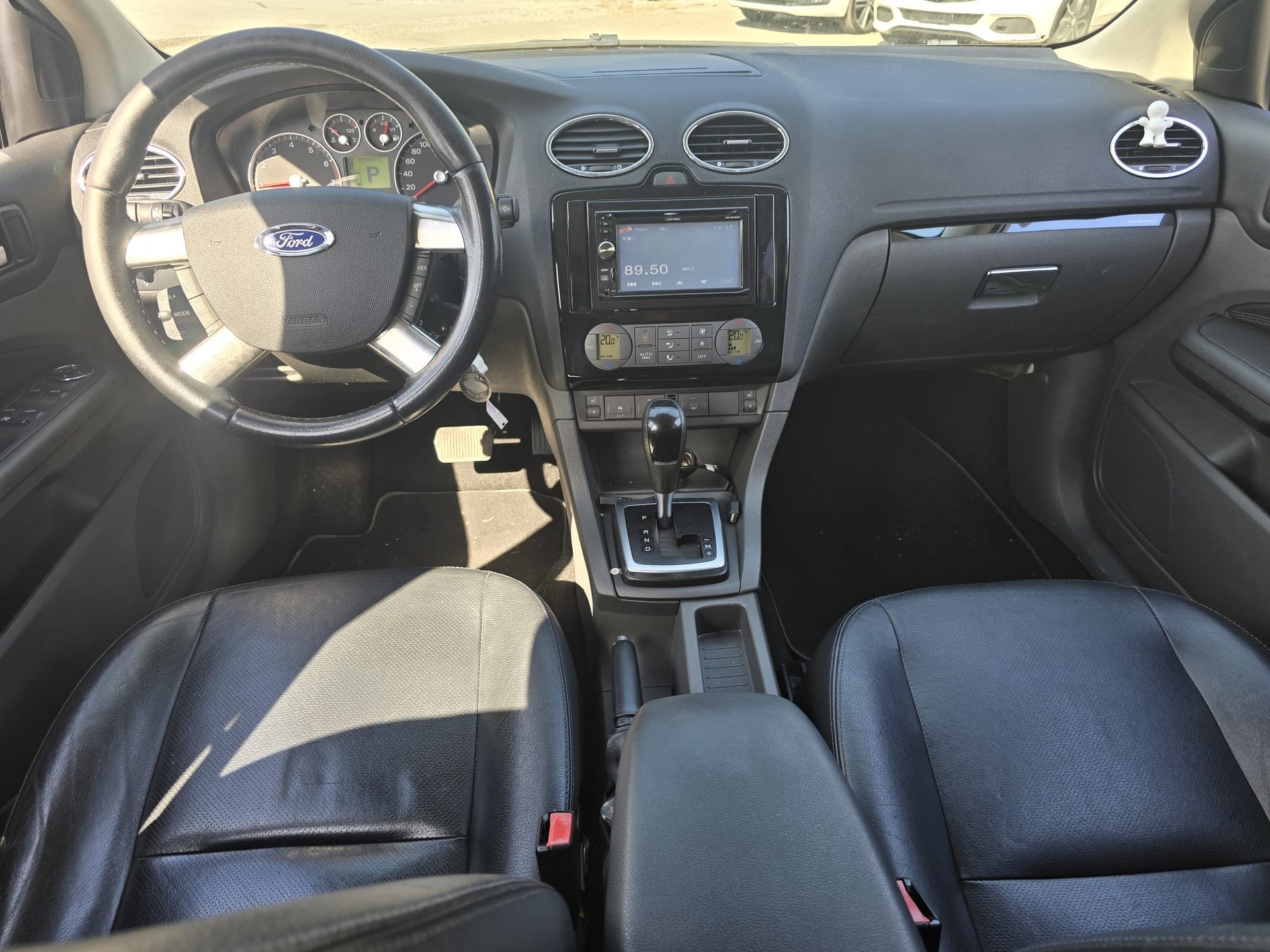 FORD Focus 2.0i Carving-image-12