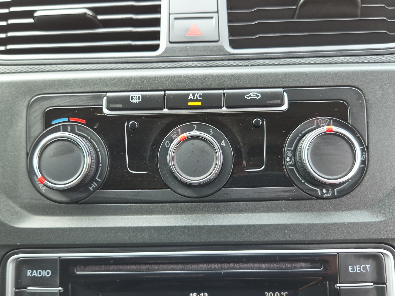 VW Caddy 1.0 TSI BlueMotion Technology-image-10