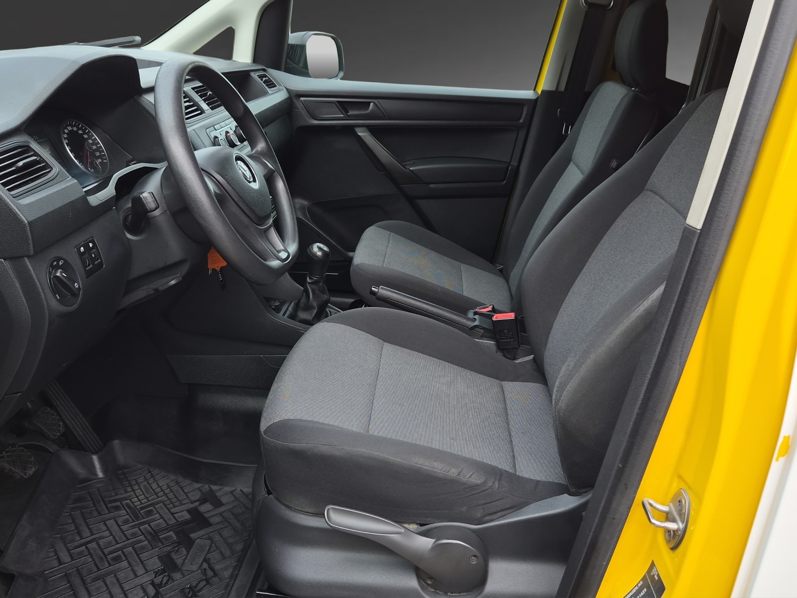 VW Caddy 1.0 TSI BlueMotion Technology-image-5