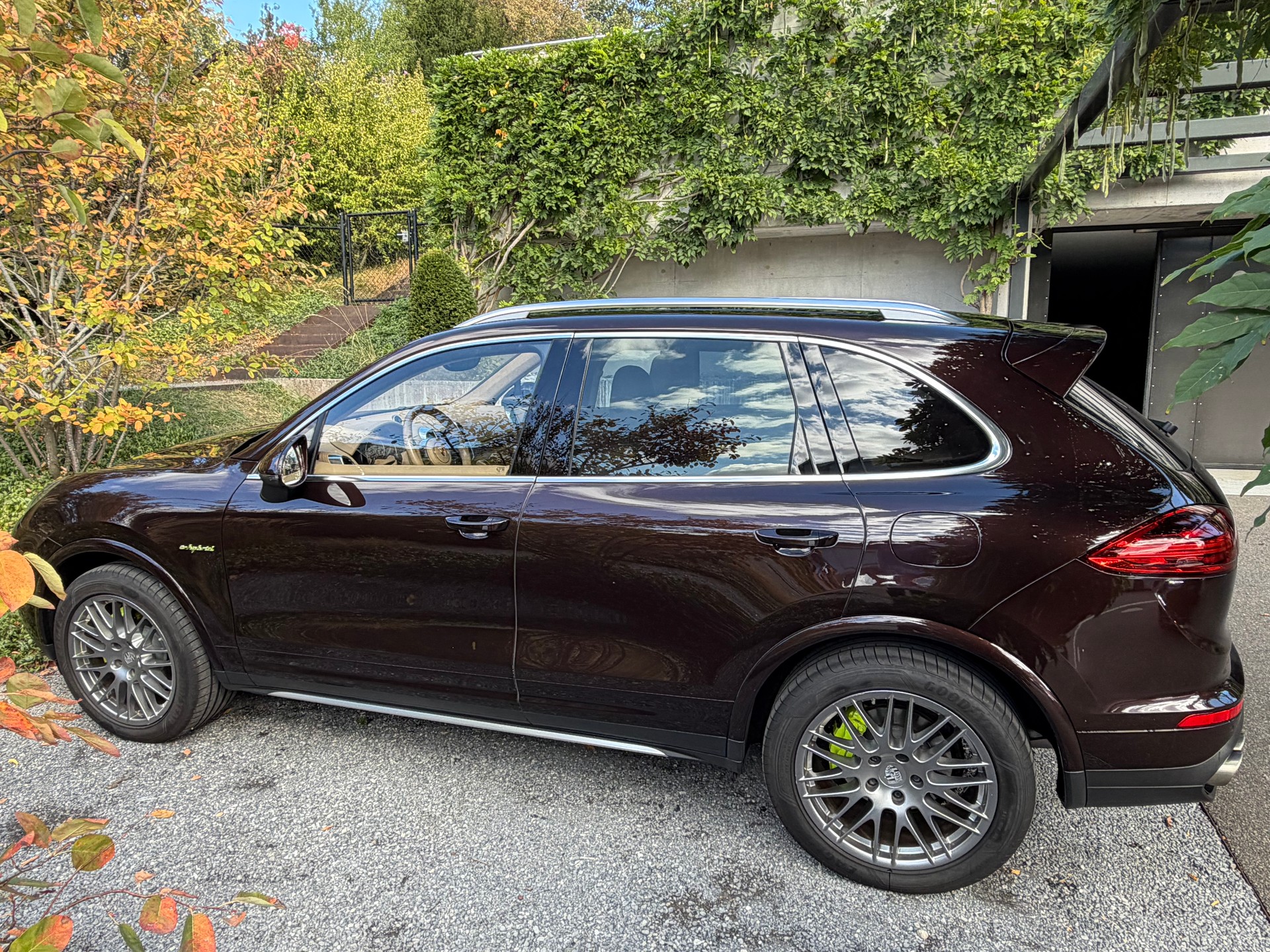 PORSCHE 3.0 V6 S E-Hybrid-image-1