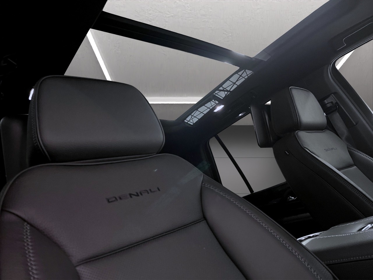 GMC Yukon-image-10