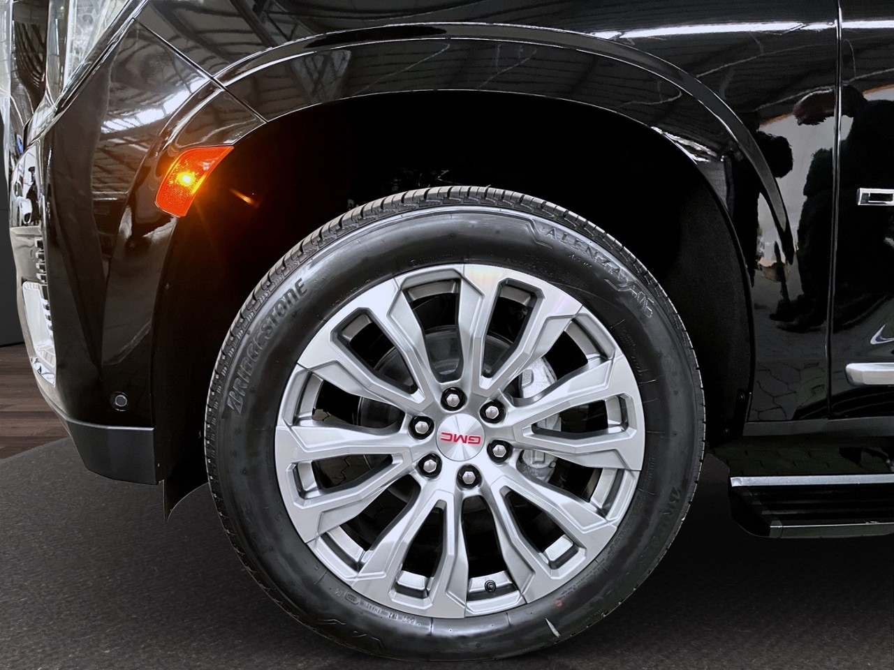 GMC Yukon-image-4