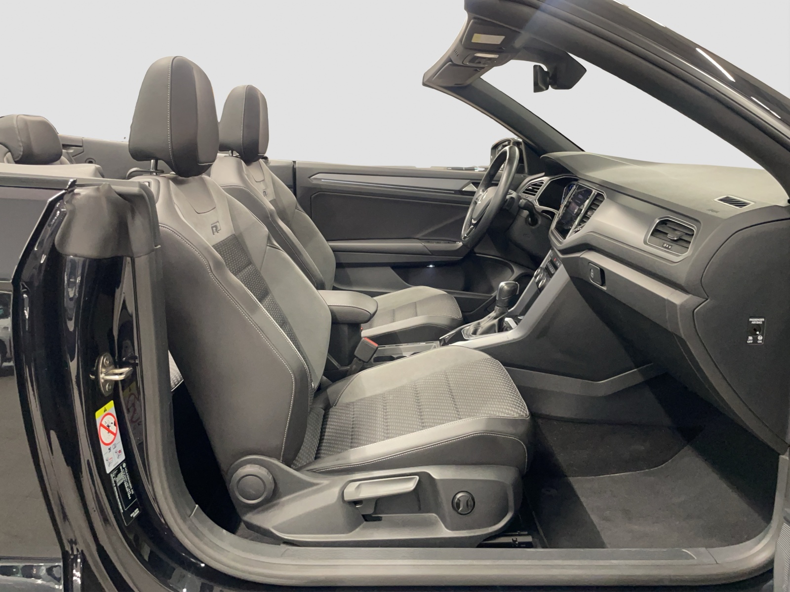VW T-Roc Cabriolet 1.5 TSI EVO Black & White DSG-image-13