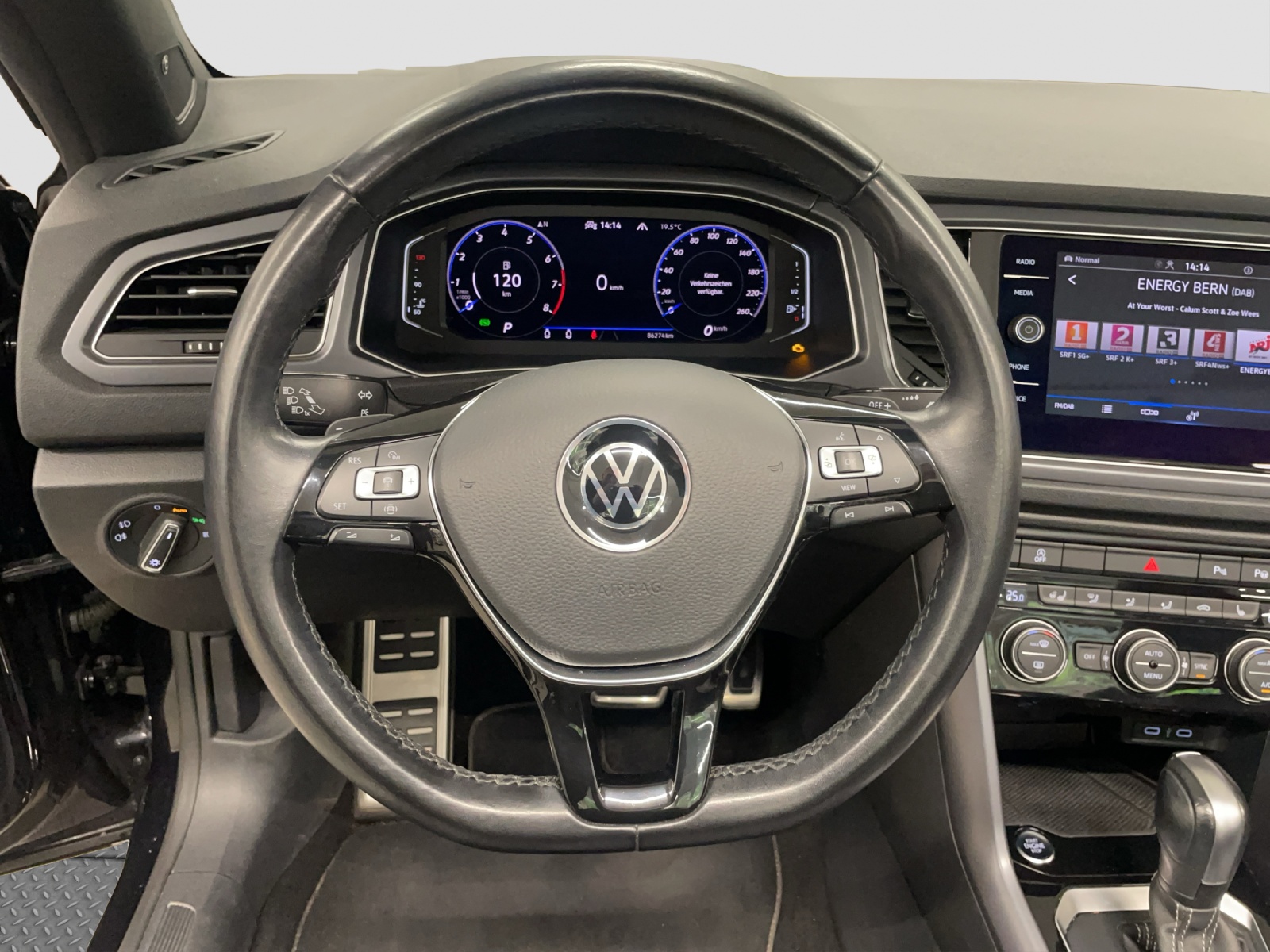 VW T-Roc Cabriolet 1.5 TSI EVO Black & White DSG-image-9