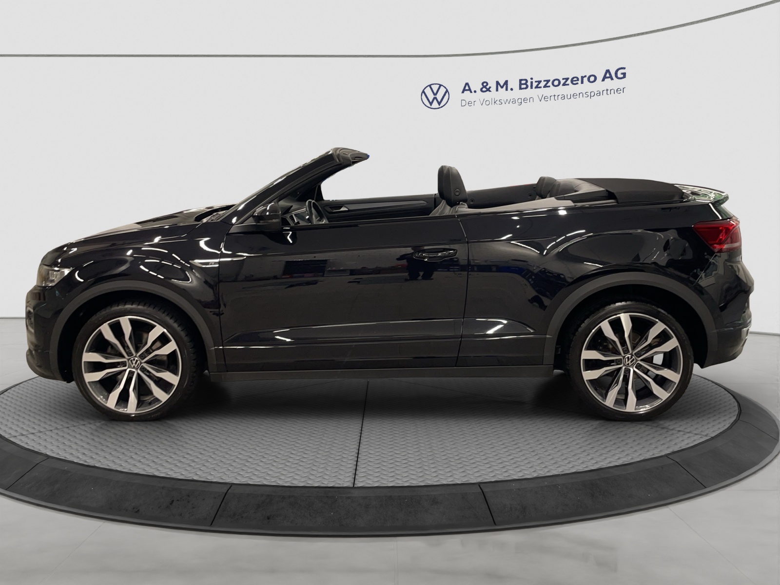 VW T-Roc Cabriolet 1.5 TSI EVO Black & White DSG-image-1