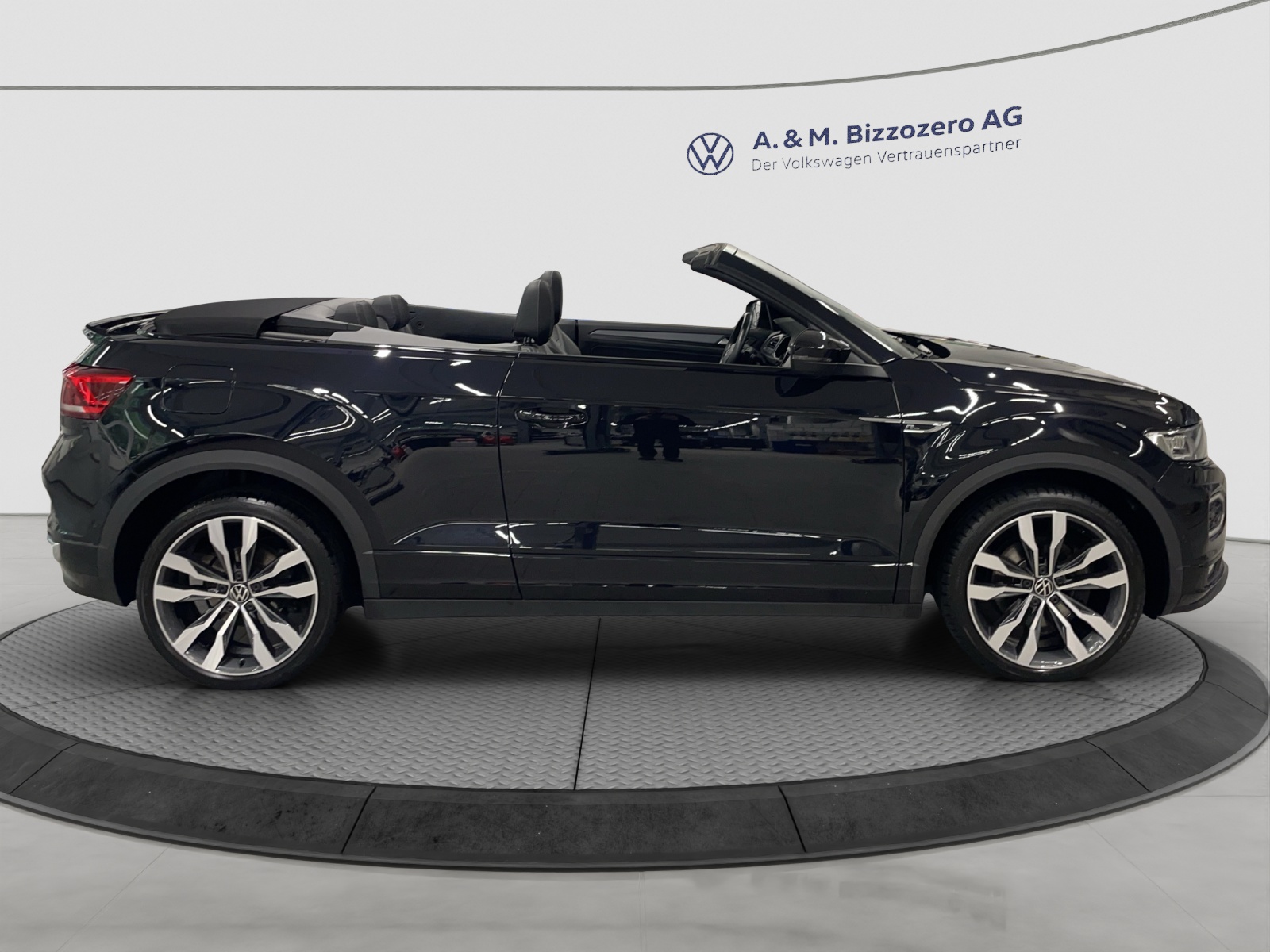 VW T-Roc Cabriolet 1.5 TSI EVO Black & White DSG-image-5