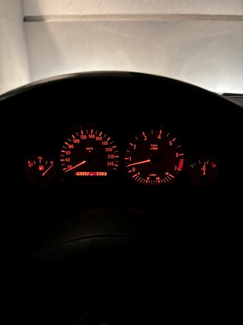 BMW 328i-image-4