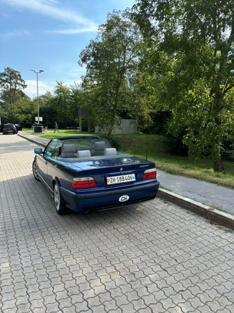 BMW 328i-image-2