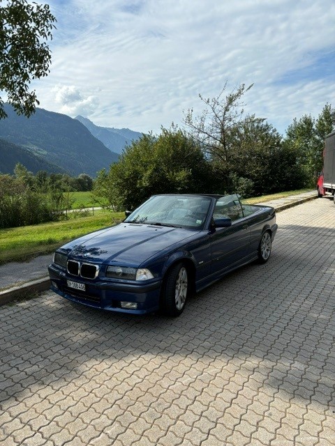 BMW 328i-image-1