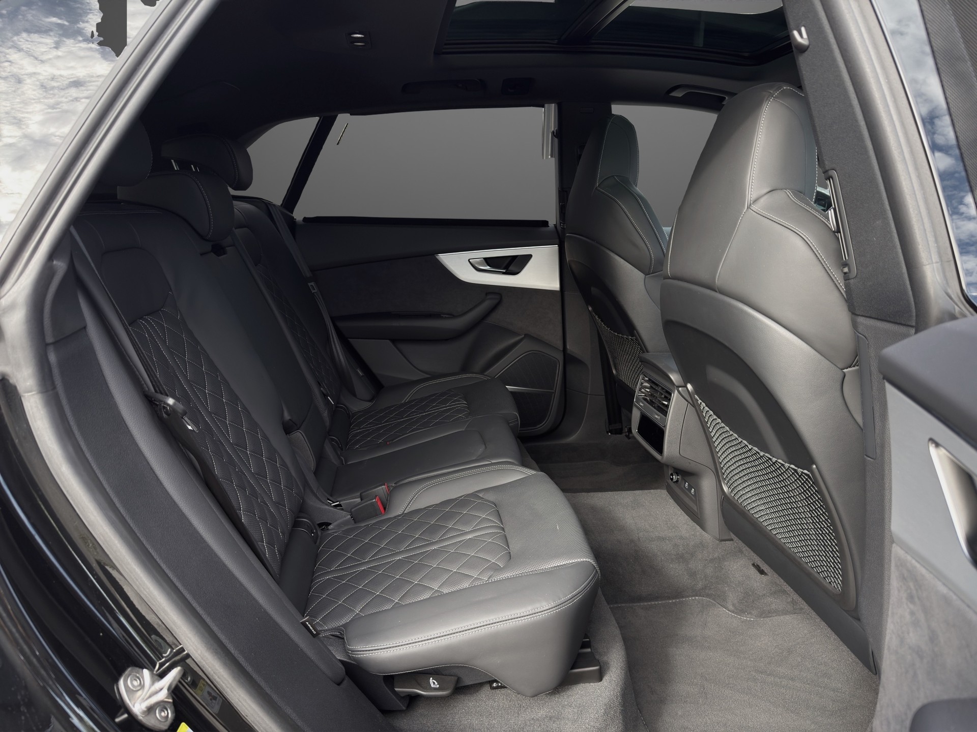 AUDI Q8 SUV 55 TFSI S Line quattro tiptronic-image-10
