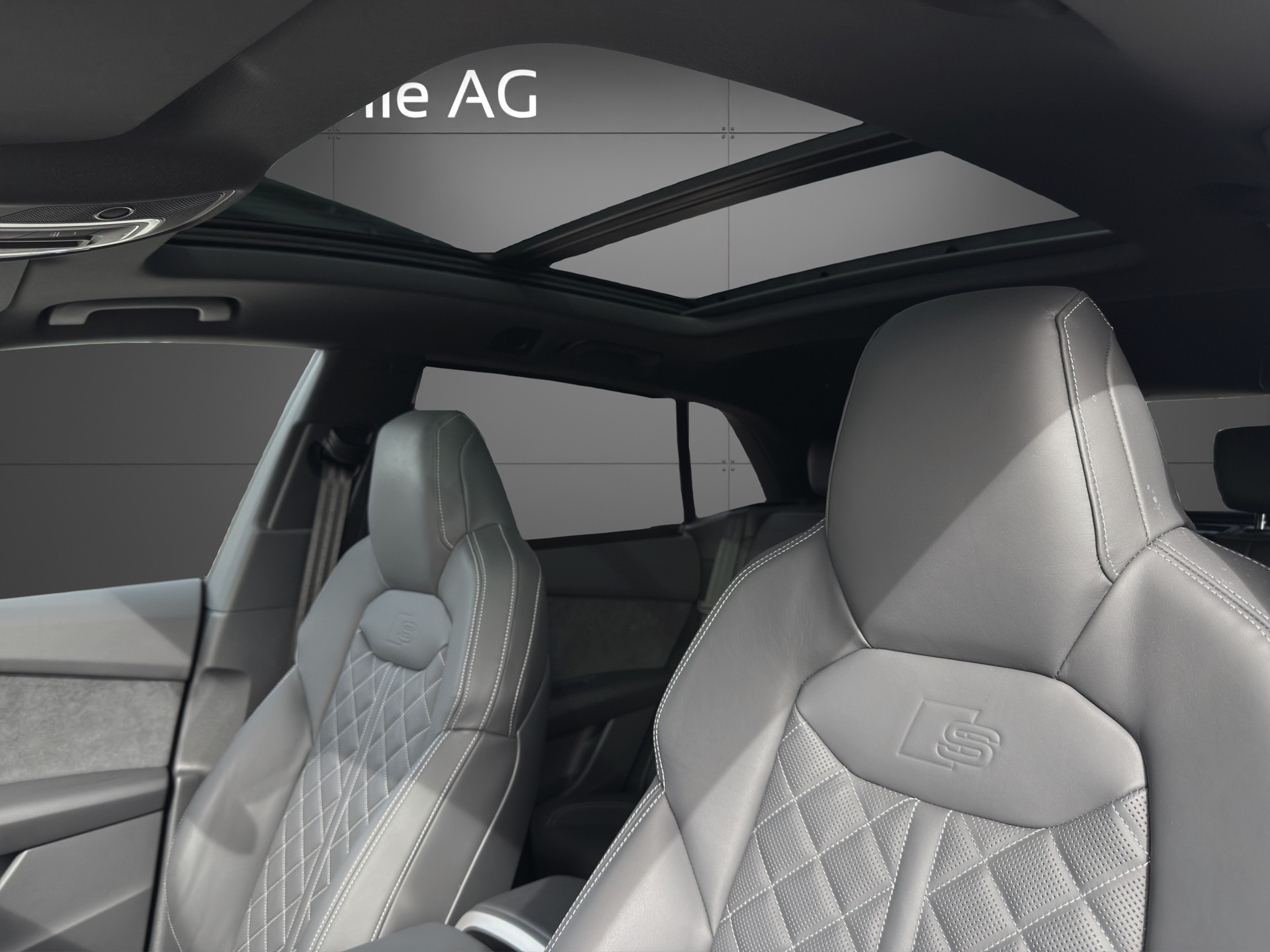 AUDI Q8 SUV 55 TFSI S Line quattro tiptronic-image-8