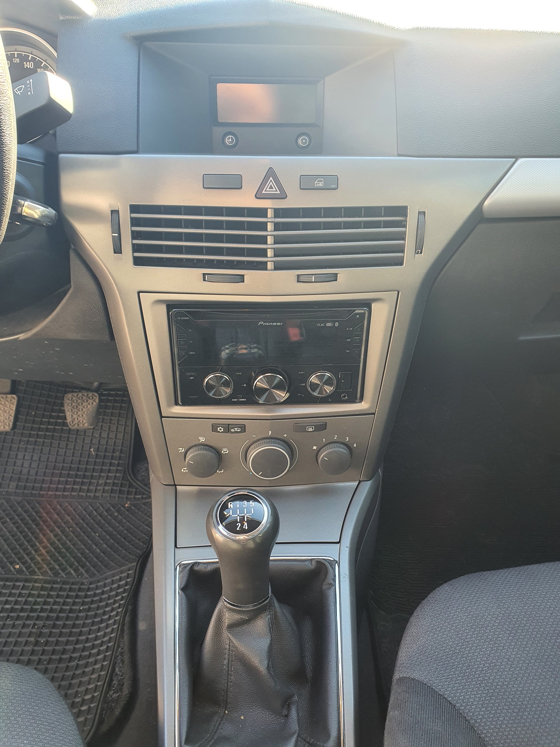 OPEL Astra 1.6i 16V TP Enjoy-image-7