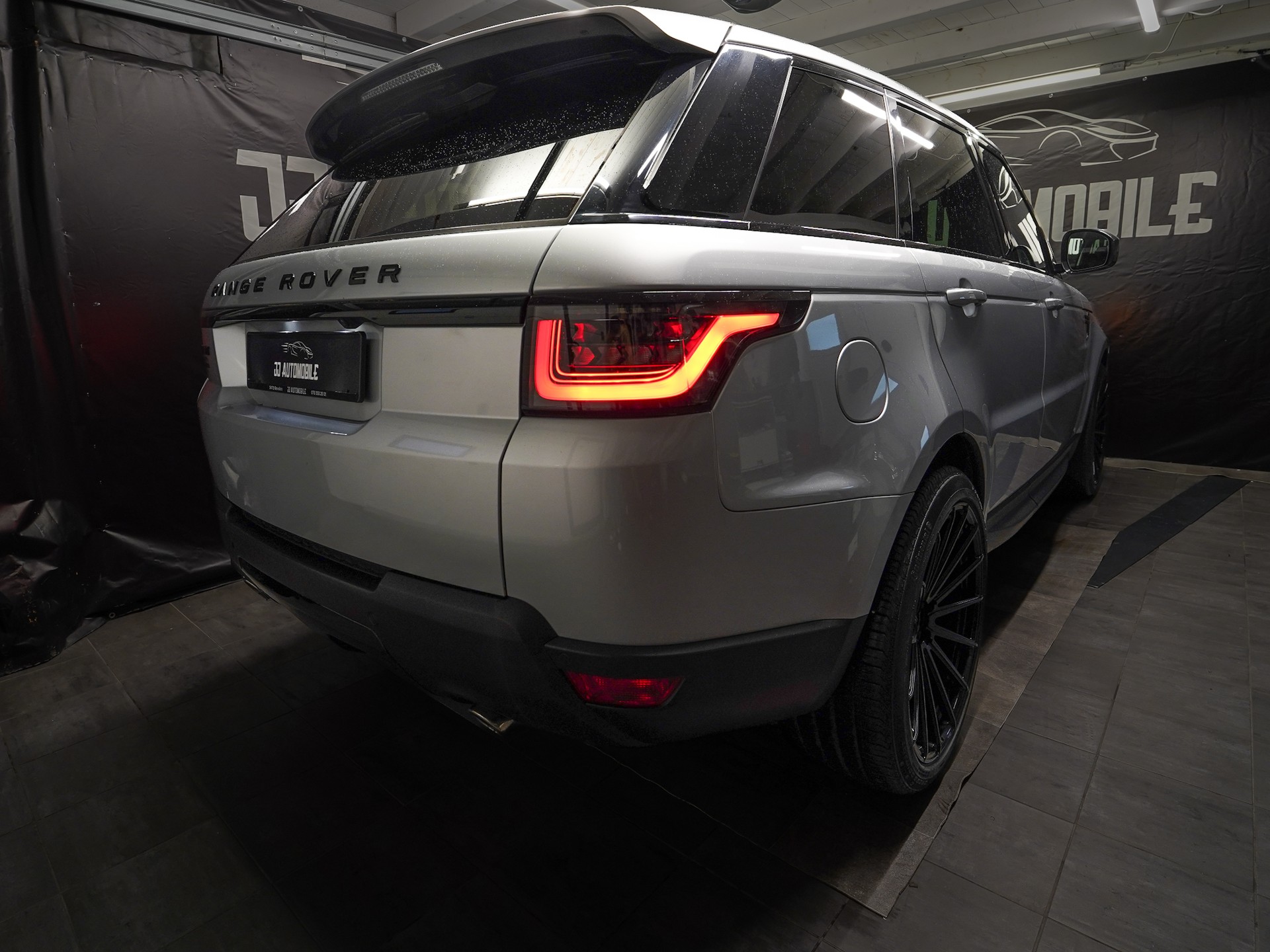 LAND ROVER Range Rover Sport 3.0 TDV6 SE Automatic-image-10