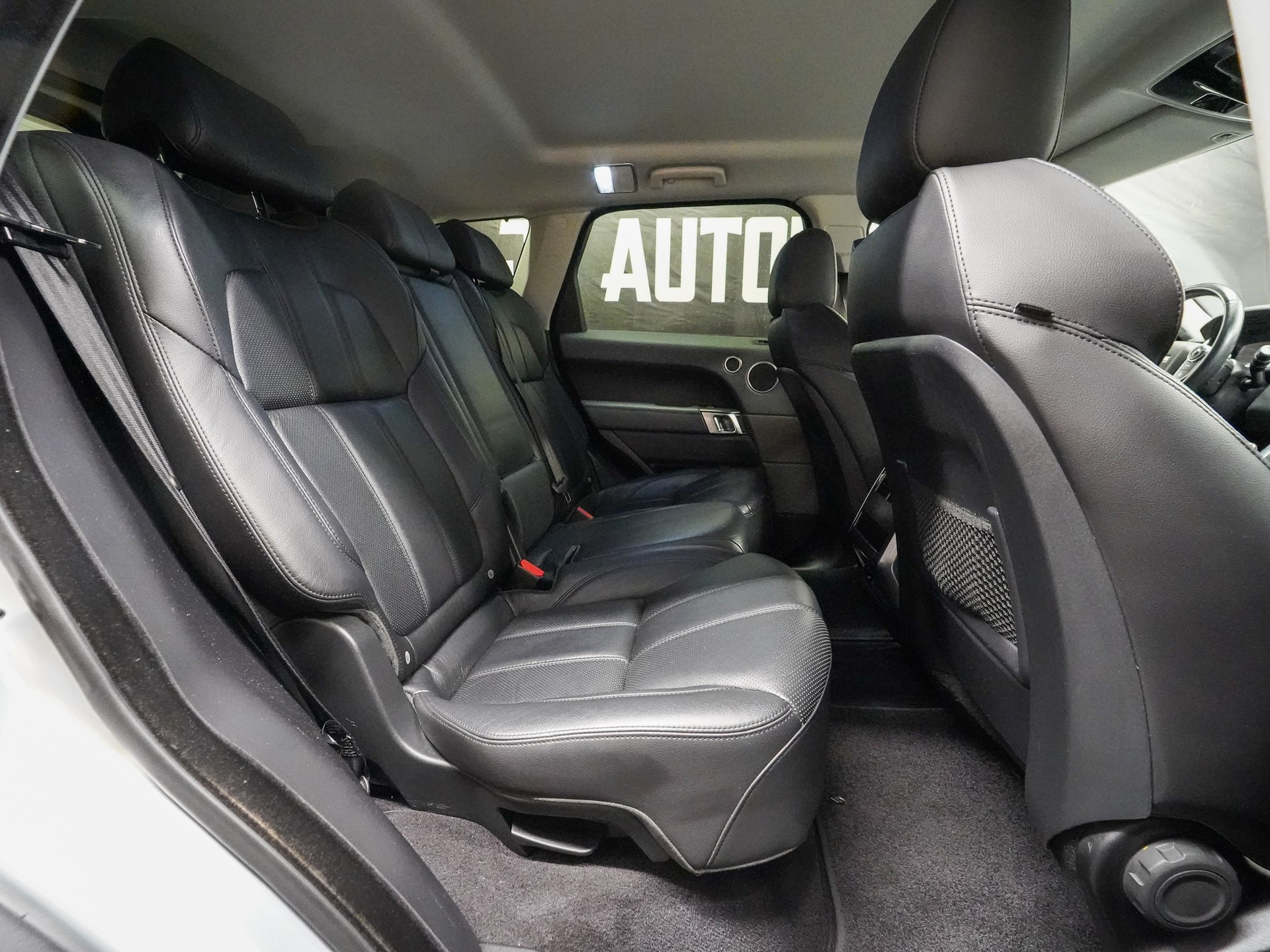 LAND ROVER Range Rover Sport 3.0 TDV6 SE Automatic-image-21