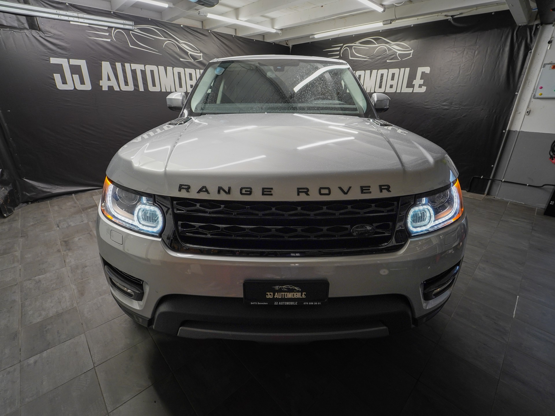 LAND ROVER Range Rover Sport 3.0 TDV6 SE Automatic-image-1